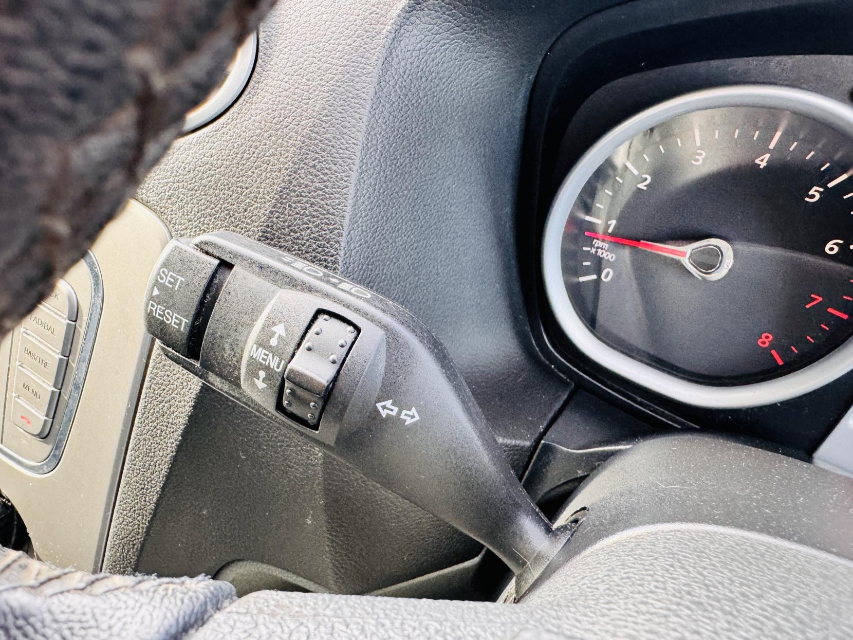 Ford Focus 1.6 Zetec Hatchback 5dr Petrol Automatic (184 g/km, 99 bhp)