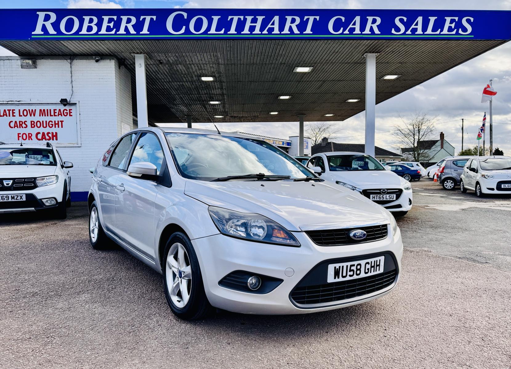 Ford Focus 1.6 Zetec Hatchback 5dr Petrol Automatic (184 g/km, 99 bhp)