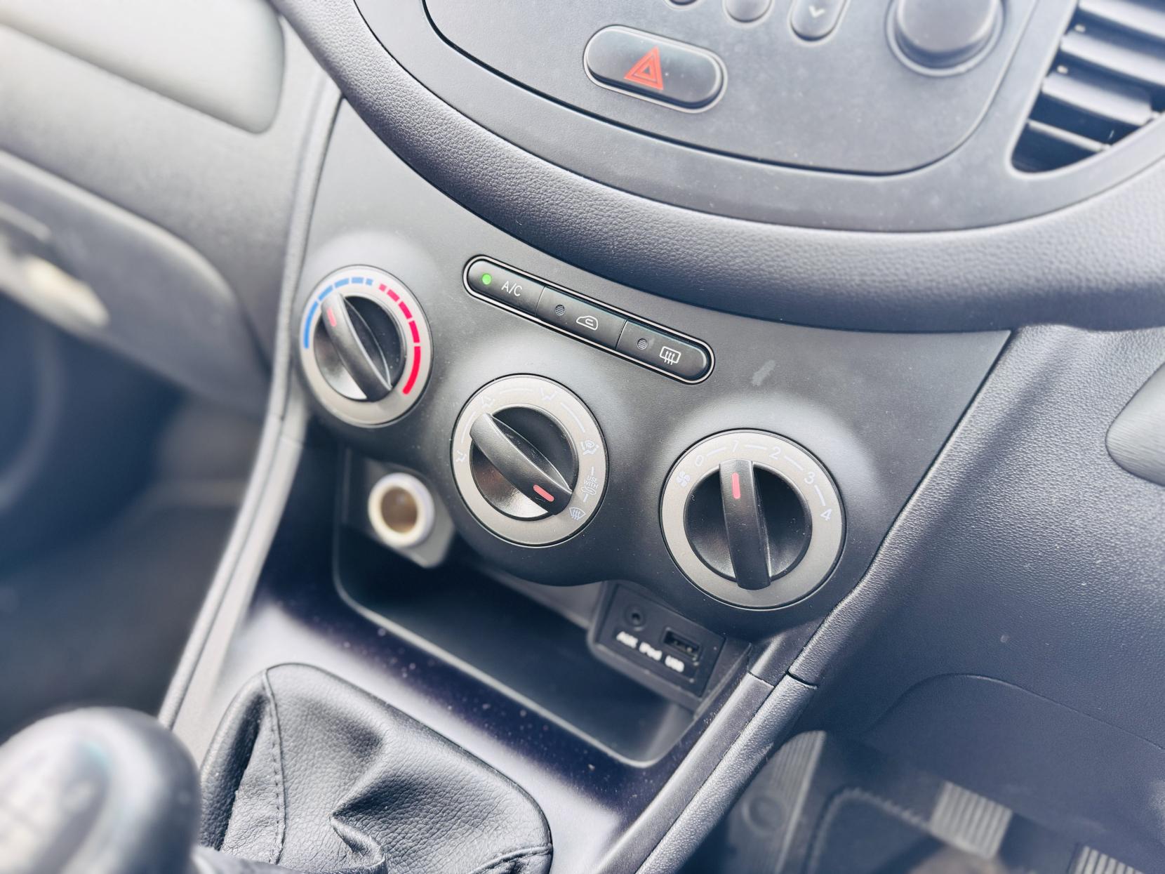 Hyundai i10 1.2 Classic Hatchback 5dr Petrol Manual Euro 5 (85 bhp)