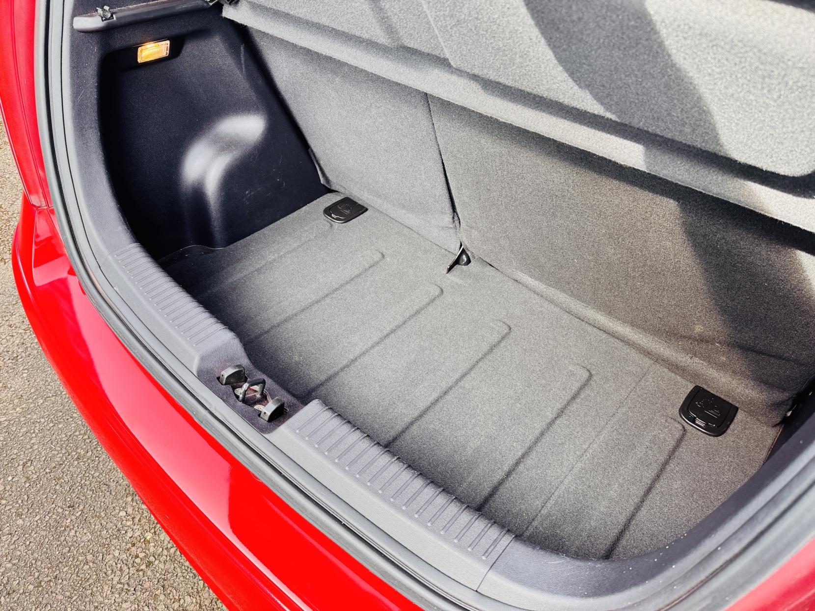 Hyundai i10 1.2 Classic Hatchback 5dr Petrol Manual Euro 5 (85 bhp)