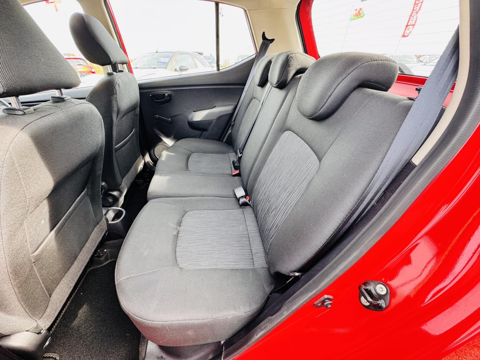 Hyundai i10 1.2 Classic Hatchback 5dr Petrol Manual Euro 5 (85 bhp)