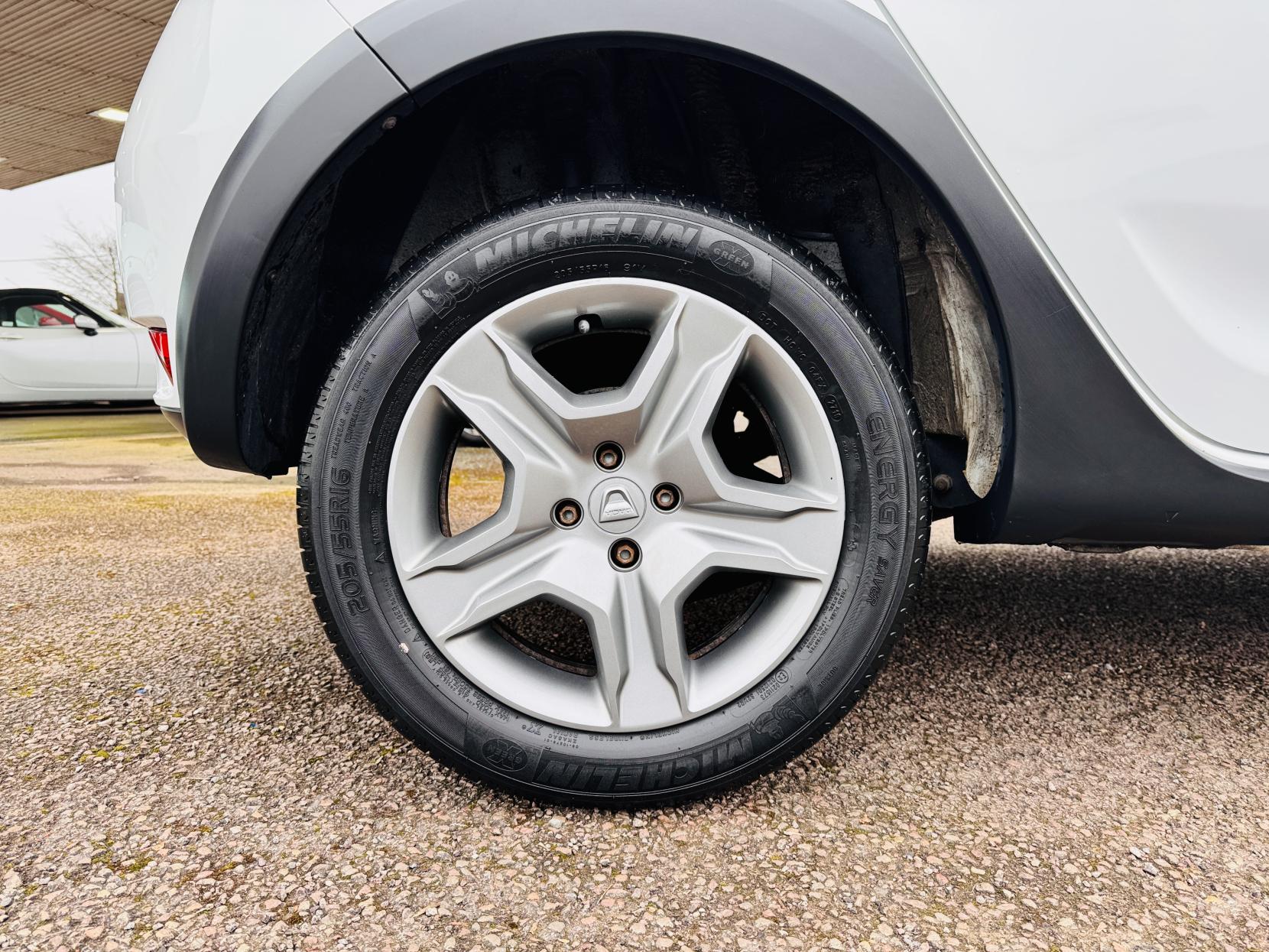 Dacia Sandero Stepway 0.9 TCe Comfort Hatchback 5dr Petrol Manual Euro 6 (s/s) (90 ps)