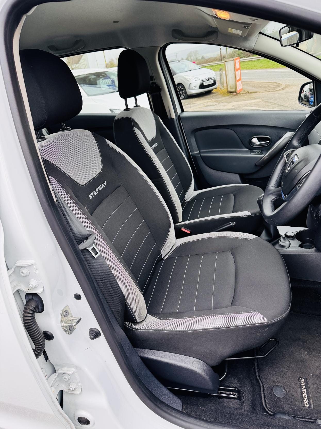 Dacia Sandero Stepway 0.9 TCe Comfort Hatchback 5dr Petrol Manual Euro 6 (s/s) (90 ps)