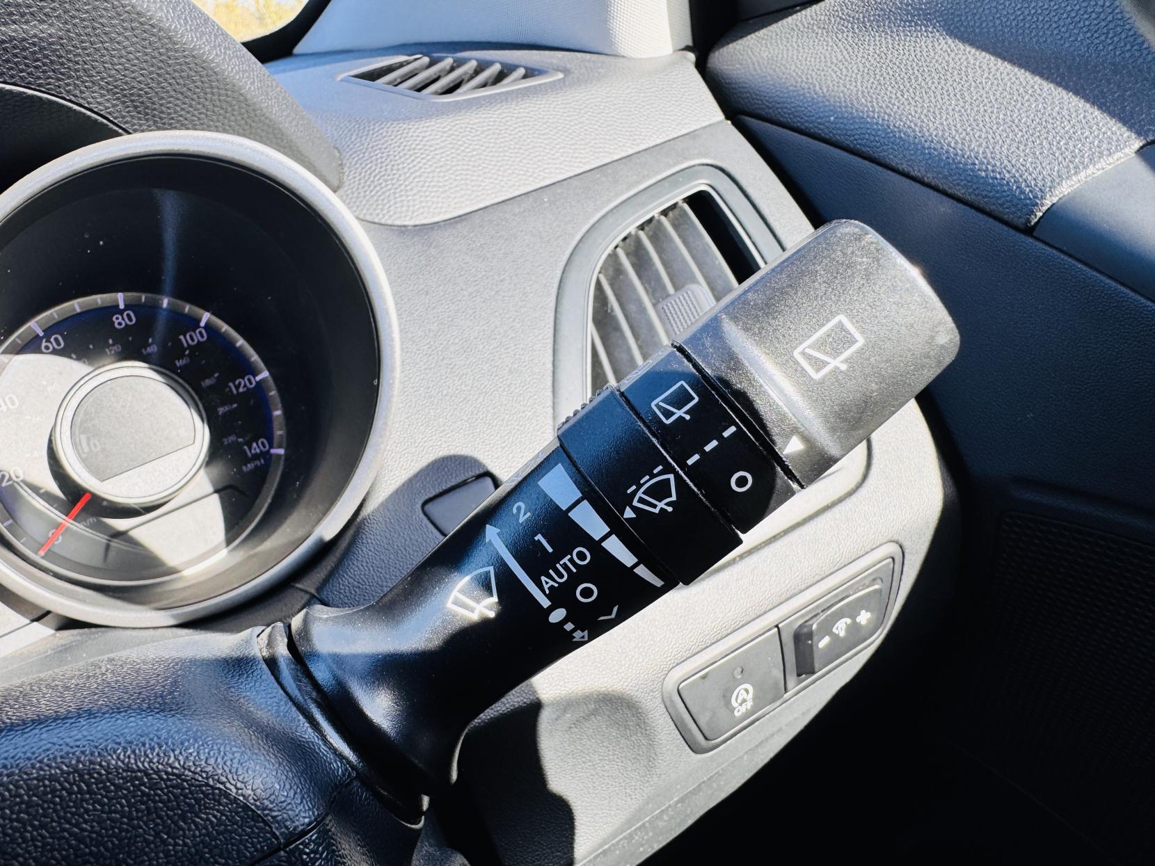 Hyundai ix35 1.6 GDi SE SUV 5dr Petrol Manual Euro 5 (Nav) (135 ps)