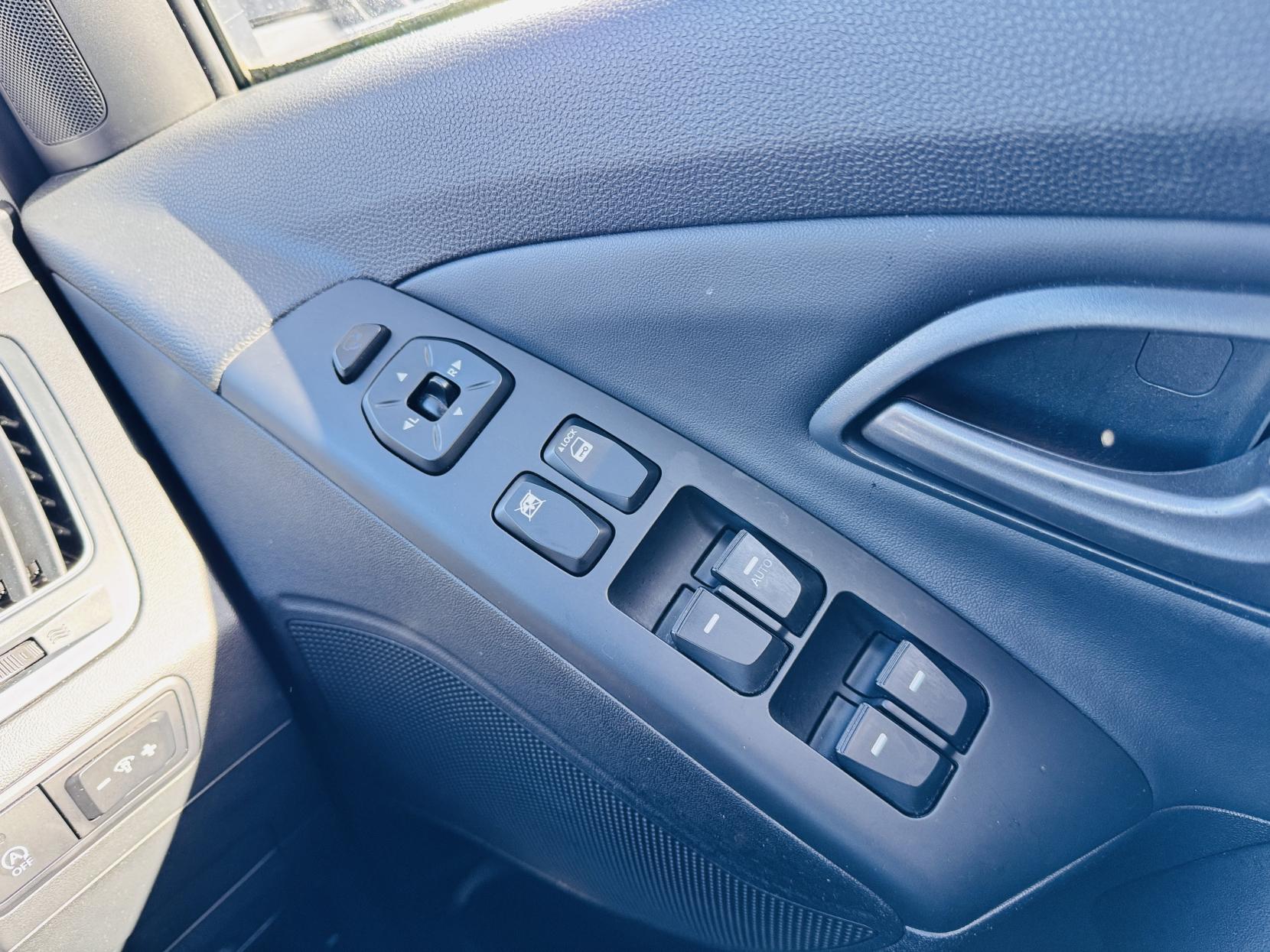 Hyundai ix35 1.6 GDi SE SUV 5dr Petrol Manual Euro 5 (Nav) (135 ps)