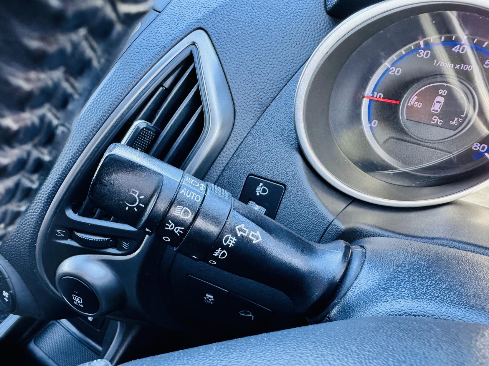 Hyundai ix35 1.6 GDi SE SUV 5dr Petrol Manual Euro 5 (Nav) (135 ps)