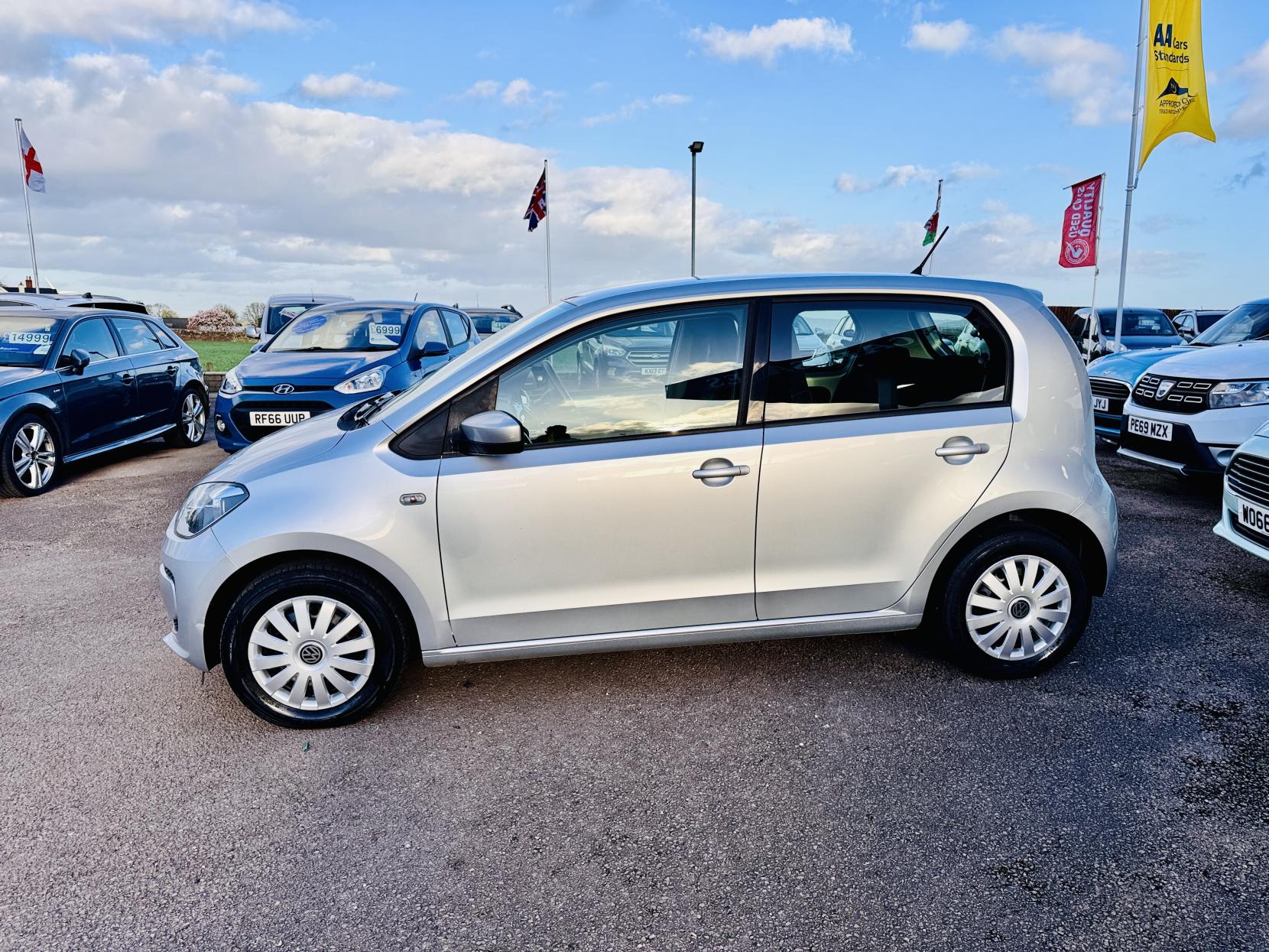 Volkswagen up! 1.0 Move up! Hatchback 5dr Petrol Manual Euro 5 (60 ps)