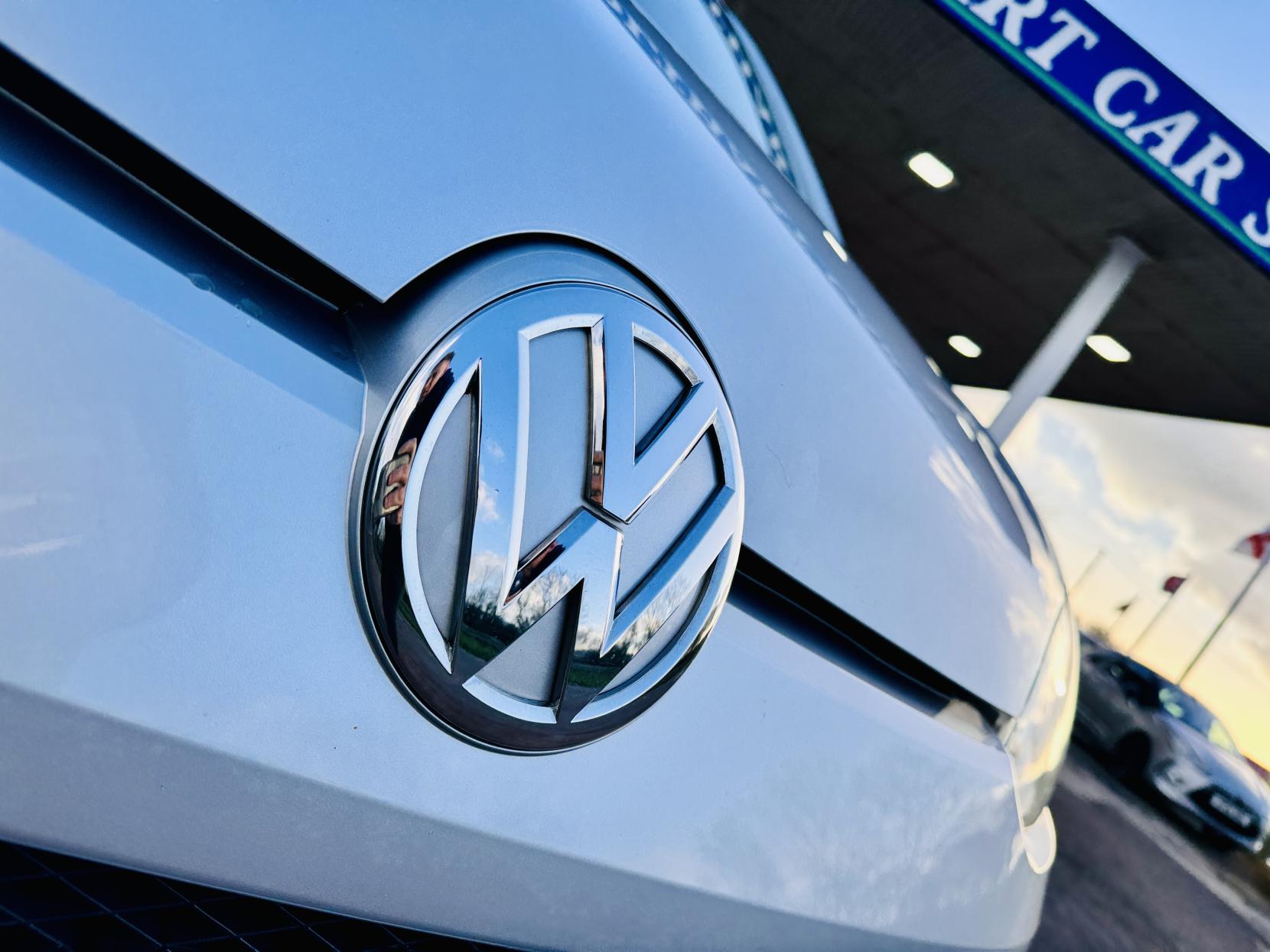 Volkswagen up! 1.0 Move up! Hatchback 5dr Petrol Manual Euro 5 (60 ps)