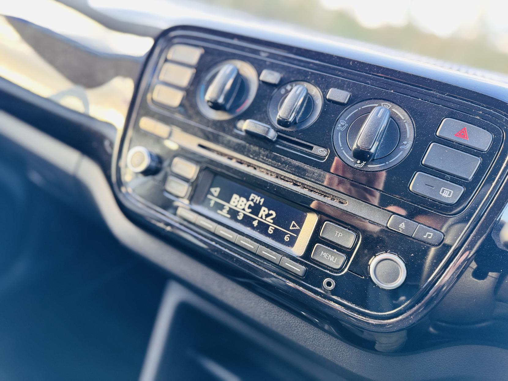 Volkswagen up! 1.0 Move up! Hatchback 5dr Petrol Manual Euro 5 (60 ps)