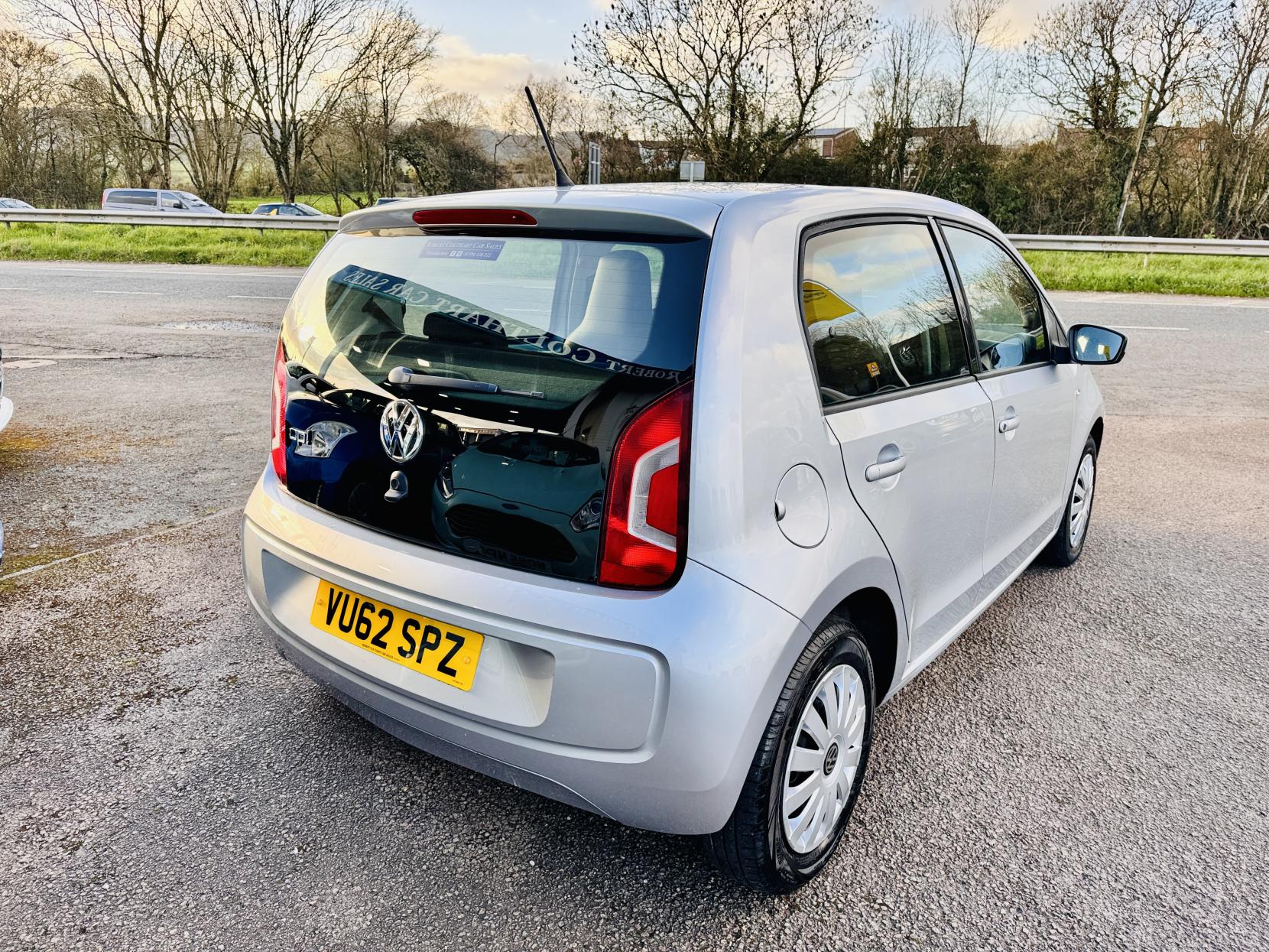 Volkswagen up! 1.0 Move up! Hatchback 5dr Petrol Manual Euro 5 (60 ps)