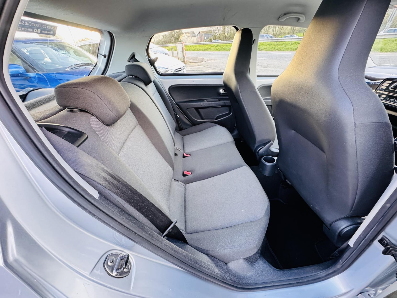 Volkswagen up! 1.0 Move up! Hatchback 5dr Petrol Manual Euro 5 (60 ps)