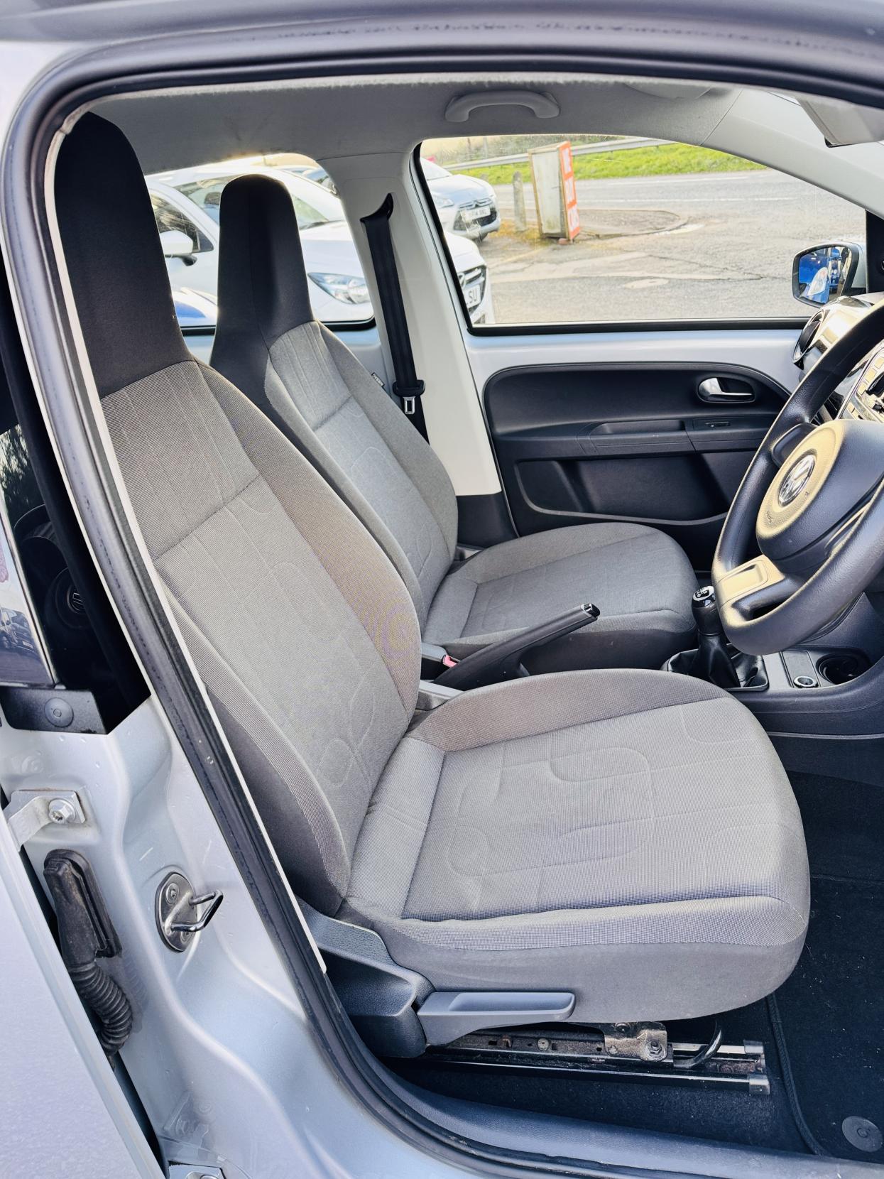 Volkswagen up! 1.0 Move up! Hatchback 5dr Petrol Manual Euro 5 (60 ps)