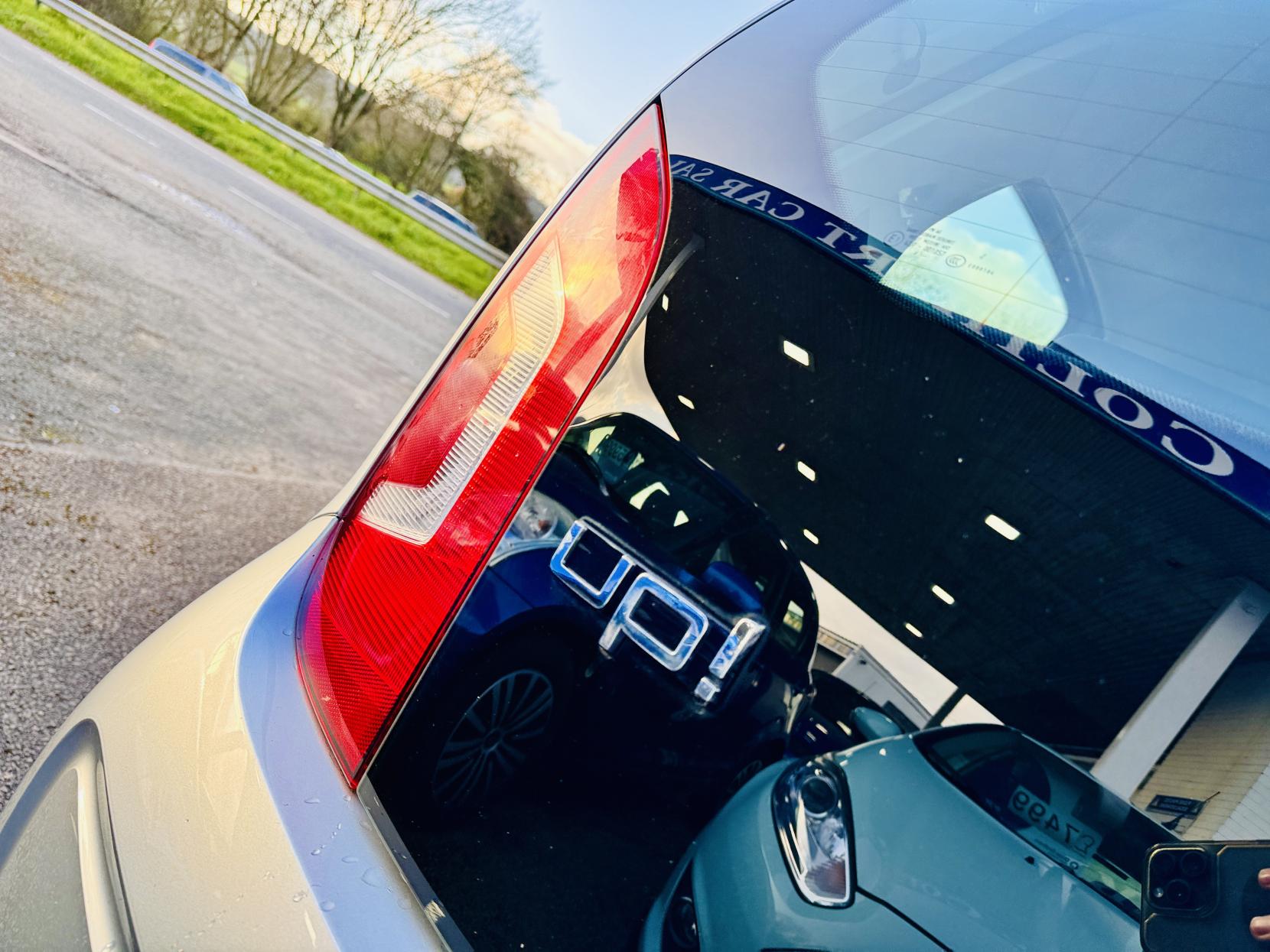 Volkswagen up! 1.0 Move up! Hatchback 5dr Petrol Manual Euro 5 (60 ps)