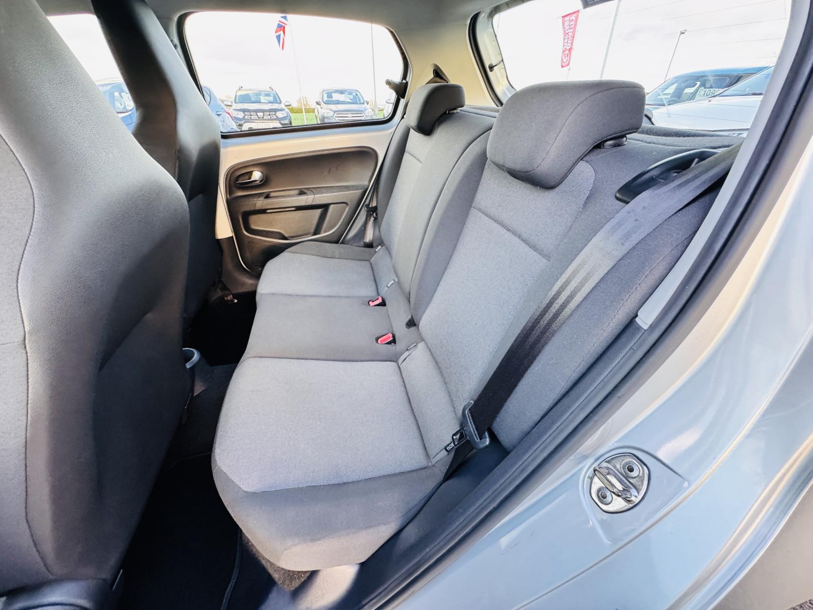 Volkswagen up! 1.0 Move up! Hatchback 5dr Petrol Manual Euro 5 (60 ps)