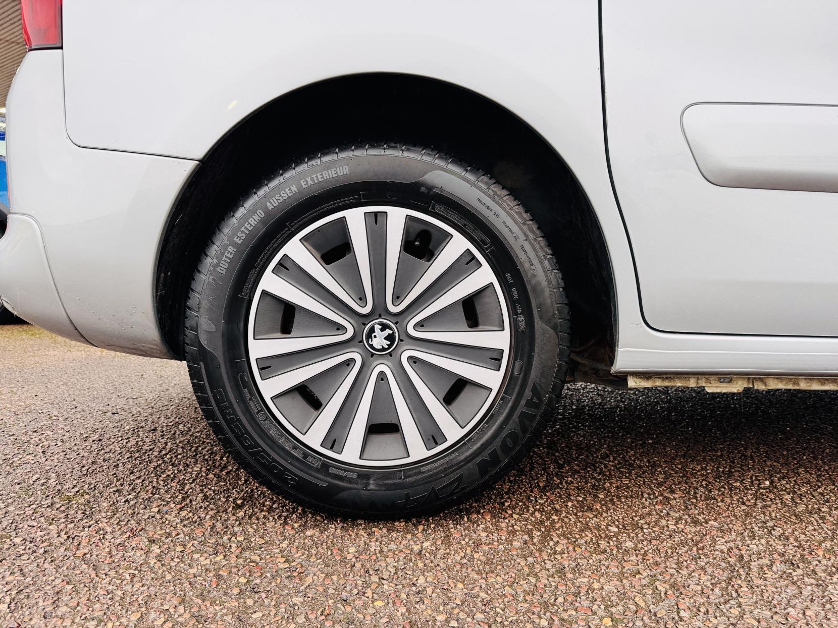 Peugeot Partner Tepee 1.6 HDi Tepee S MPV 5dr Diesel EGC (s/s) (125 g/km, 92 bhp)