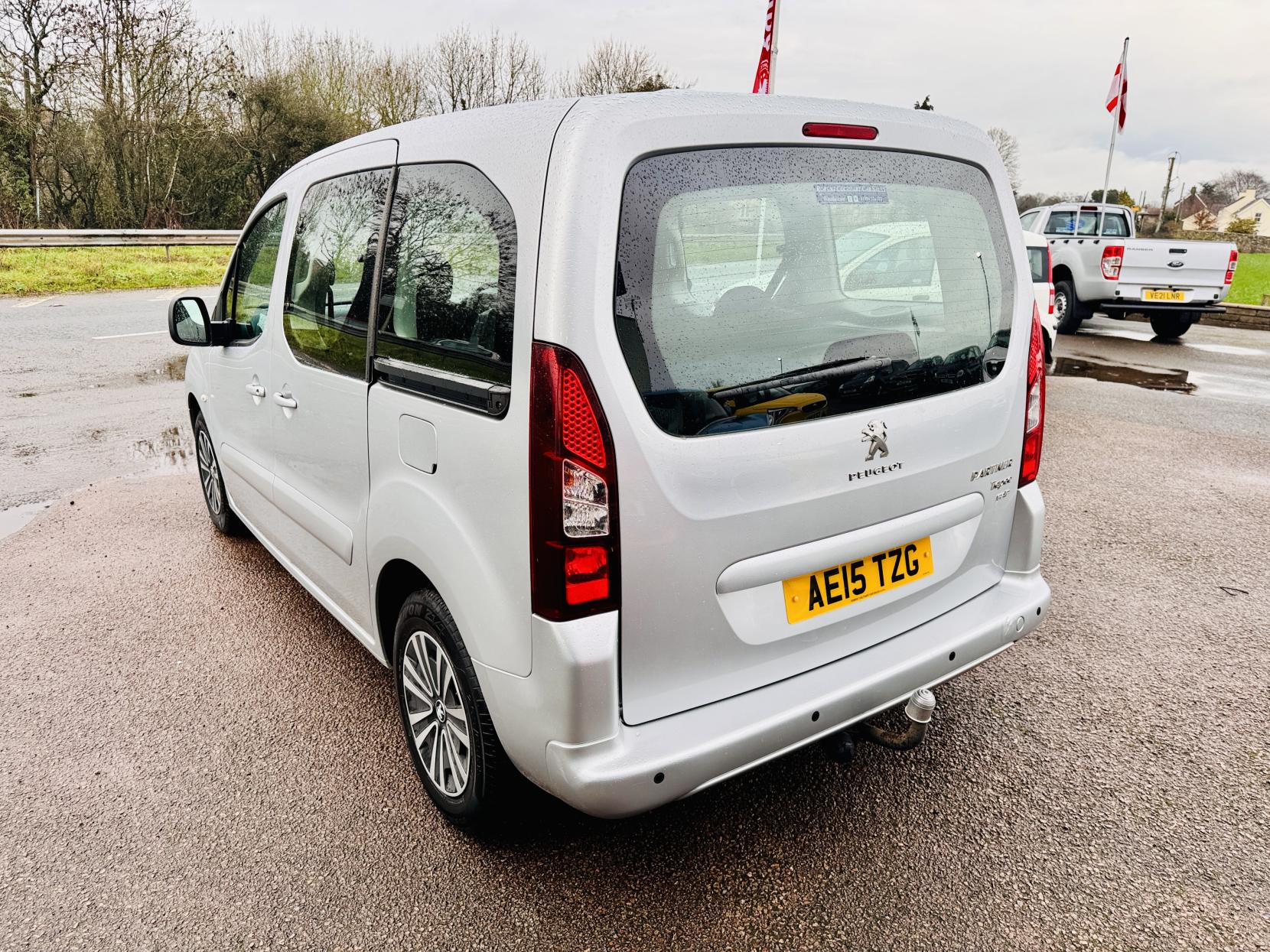 Peugeot Partner Tepee 1.6 HDi Tepee S MPV 5dr Diesel EGC (s/s) (125 g/km, 92 bhp)