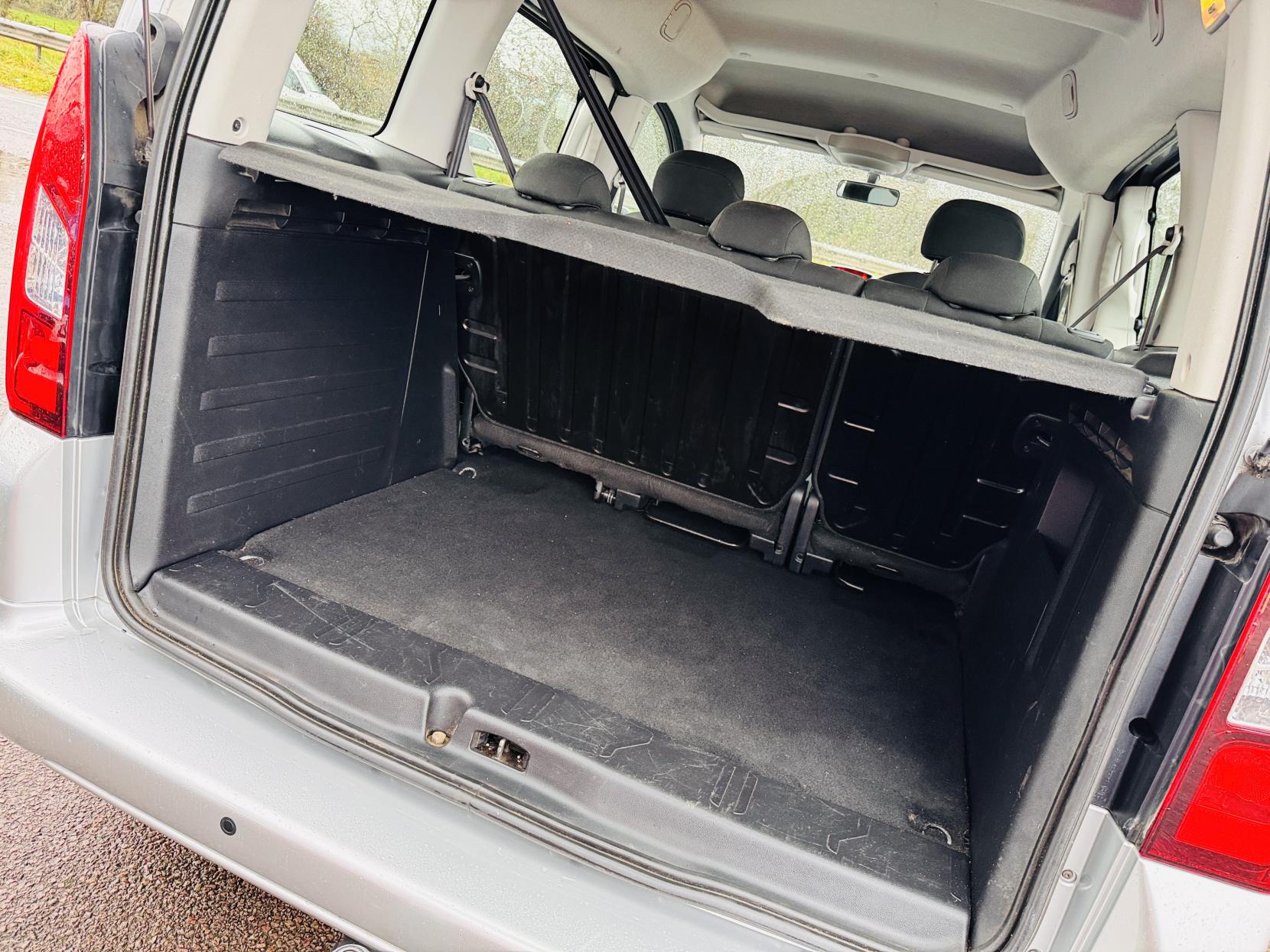 Peugeot Partner Tepee 1.6 HDi Tepee S MPV 5dr Diesel EGC (s/s) (125 g/km, 92 bhp)