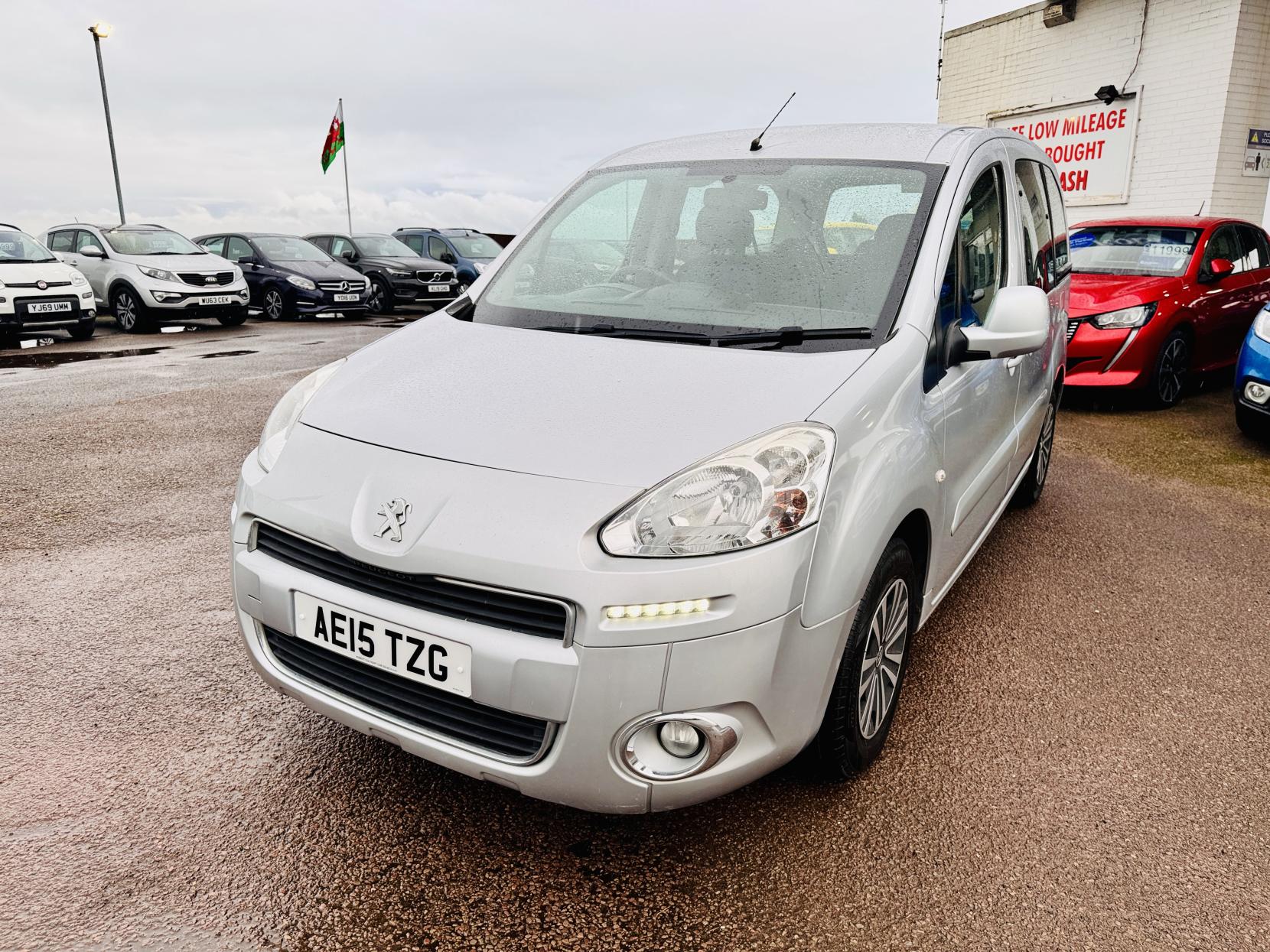 Peugeot Partner Tepee 1.6 HDi Tepee S MPV 5dr Diesel EGC (s/s) (125 g/km, 92 bhp)