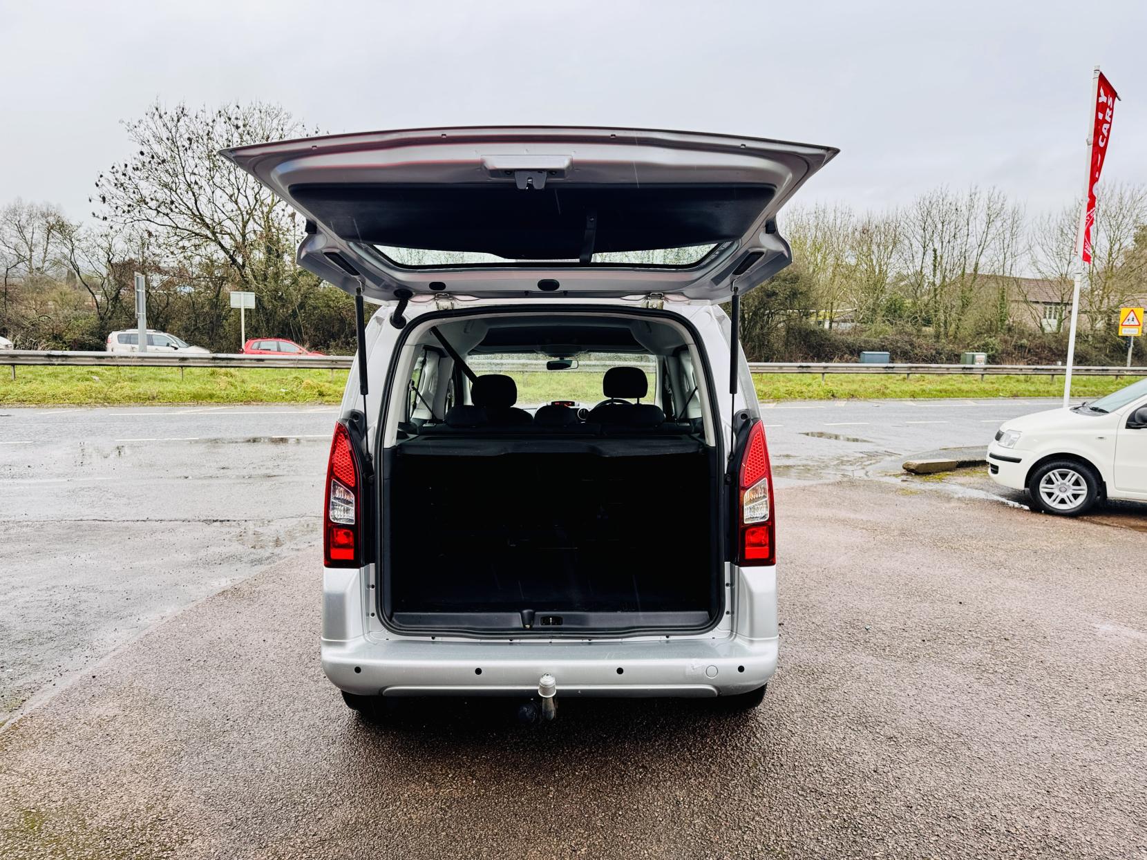 Peugeot Partner Tepee 1.6 HDi Tepee S MPV 5dr Diesel EGC (s/s) (125 g/km, 92 bhp)