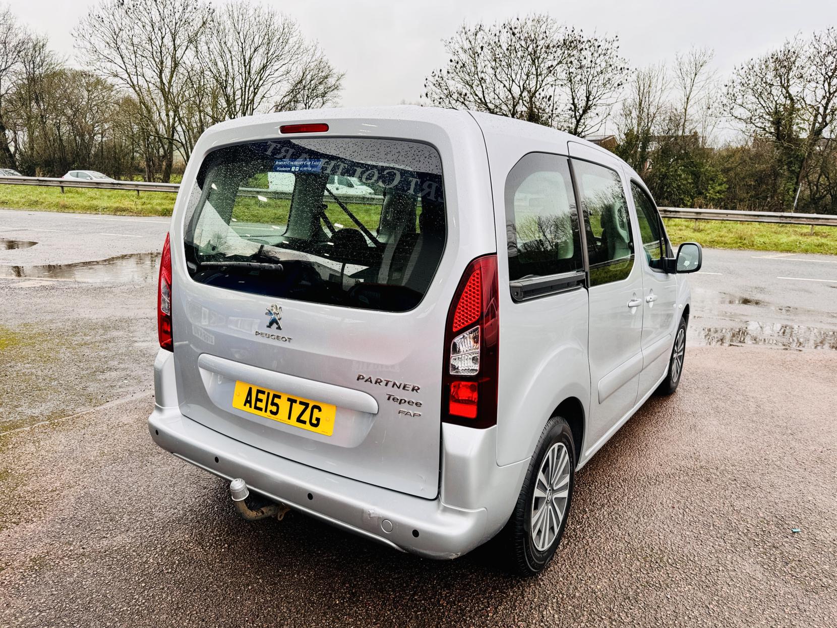 Peugeot Partner Tepee 1.6 HDi Tepee S MPV 5dr Diesel EGC (s/s) (125 g/km, 92 bhp)