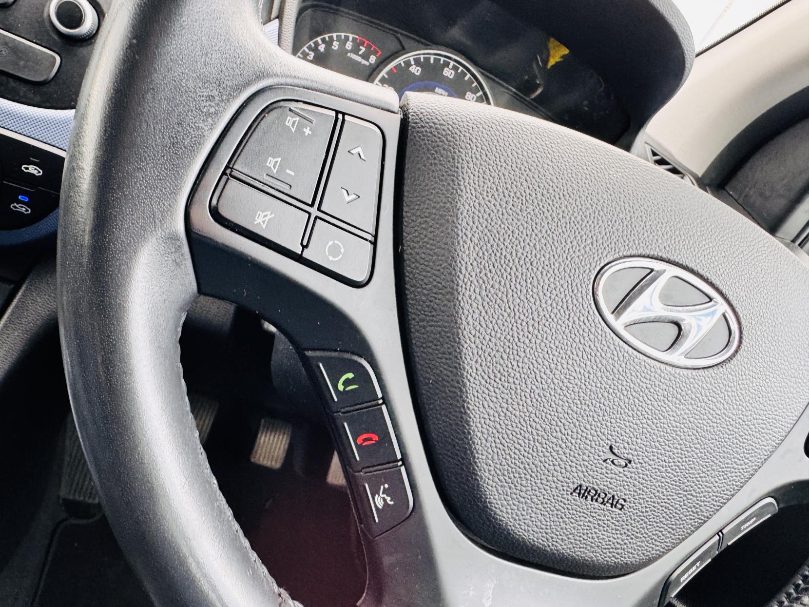 Hyundai i10 1.2 Premium Hatchback 5dr Petrol Manual Euro 5 (87 ps)