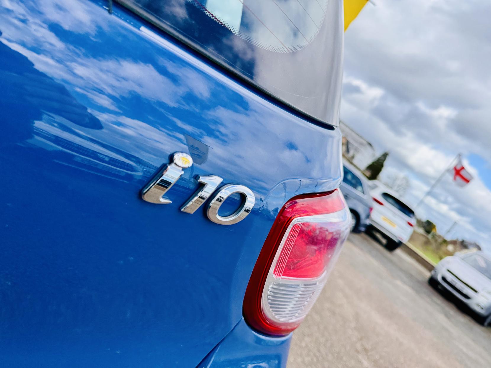 Hyundai i10 1.2 Premium Hatchback 5dr Petrol Manual Euro 5 (87 ps)