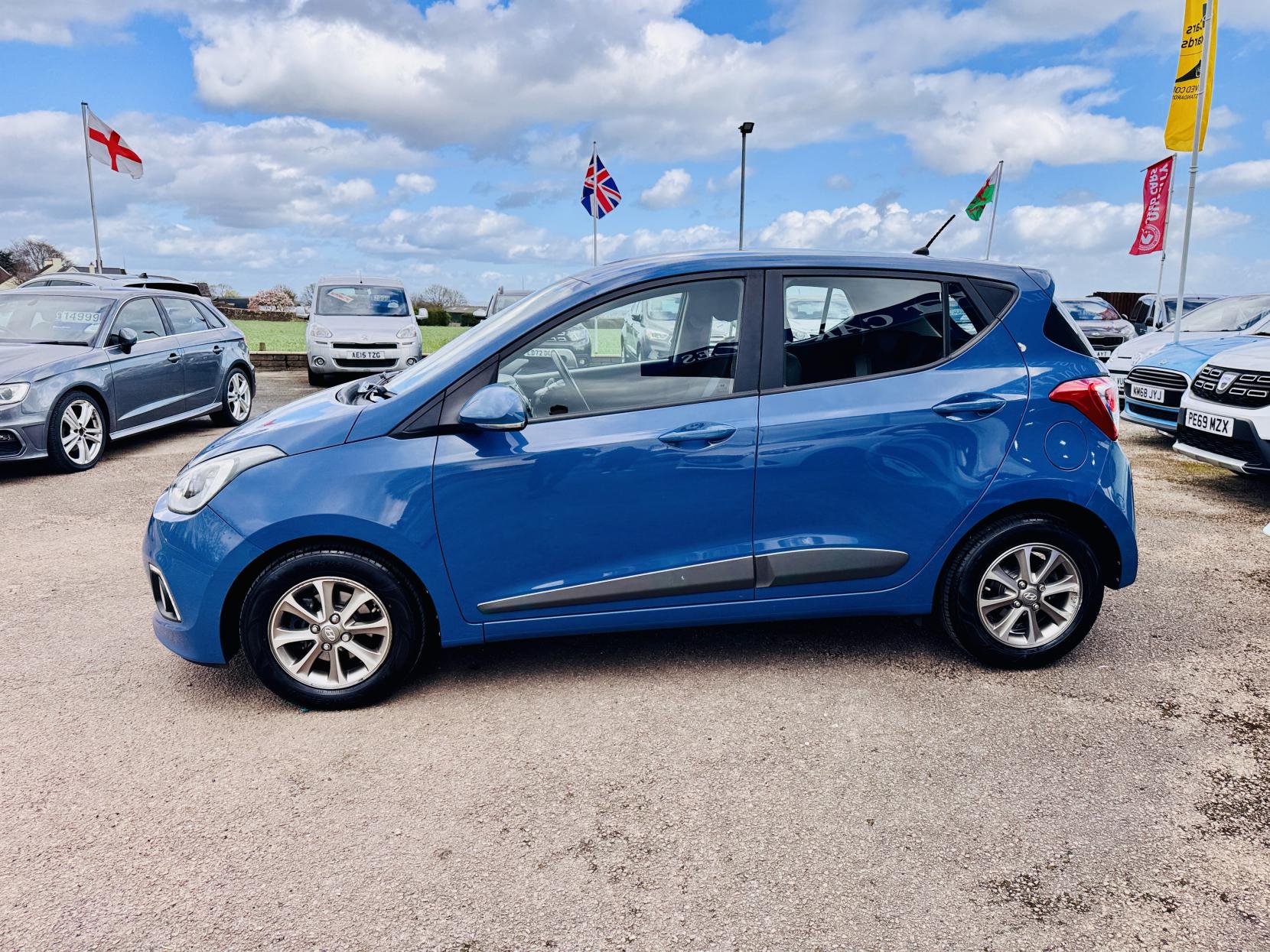 Hyundai i10 1.2 Premium Hatchback 5dr Petrol Manual Euro 5 (87 ps)