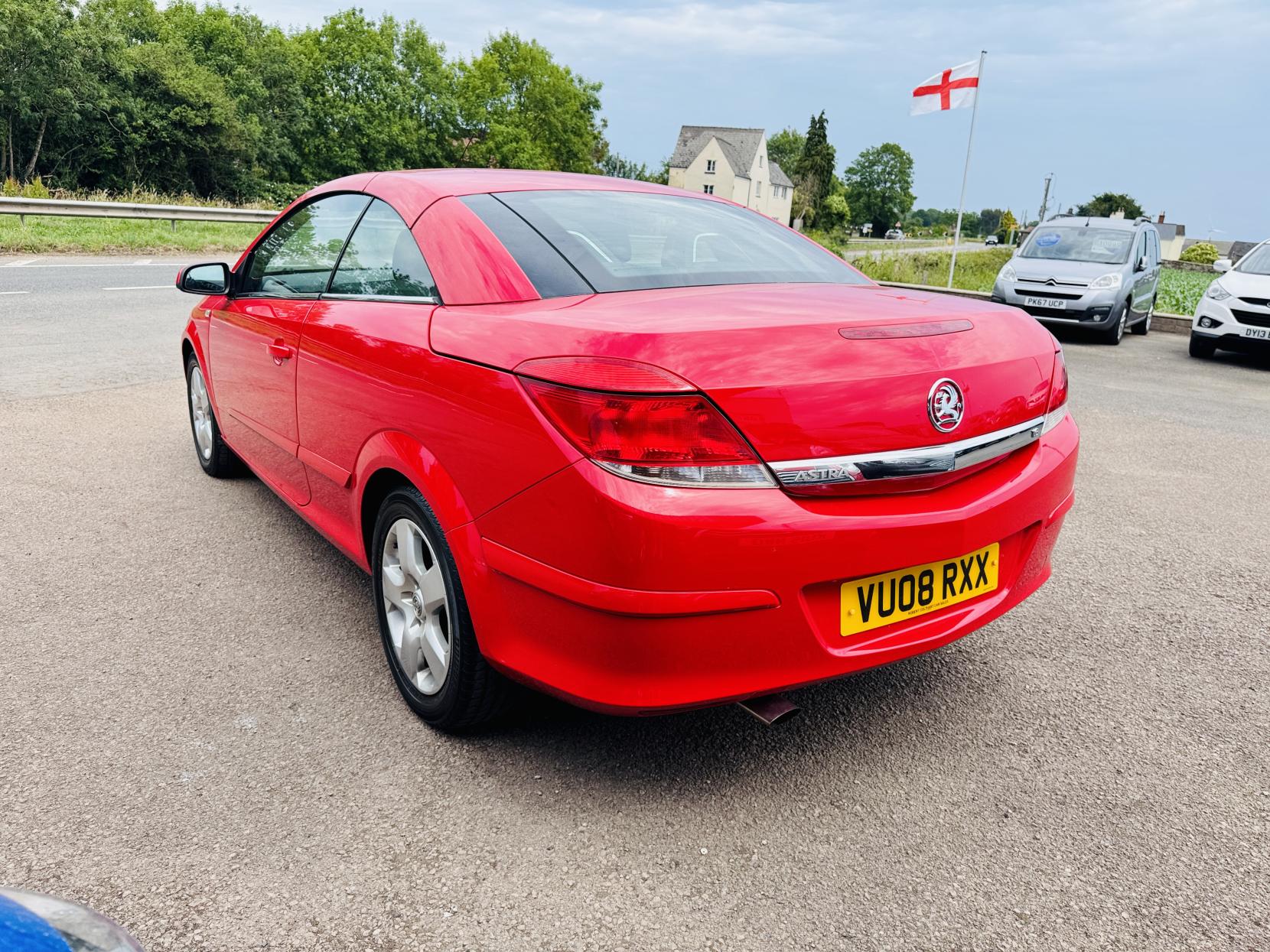 Vauxhall Astra 1.6i TwinAir Air Twin Top 2dr Petrol Manual (163 g/km, 113 bhp)