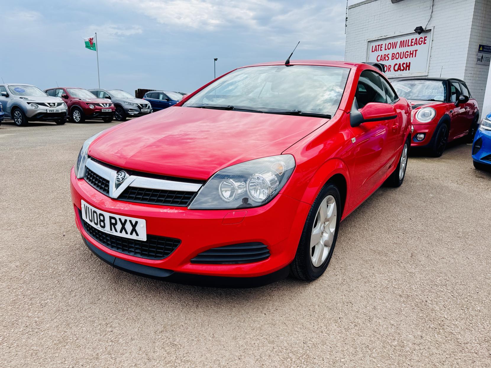 Vauxhall Astra 1.6i TwinAir Air Twin Top 2dr Petrol Manual (163 g/km, 113 bhp)