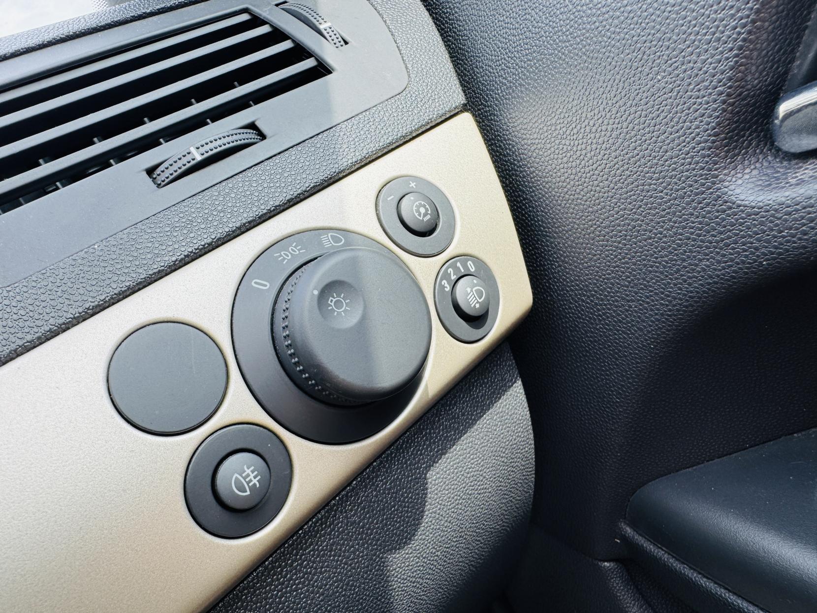 Vauxhall Astra 1.6i TwinAir Air Twin Top 2dr Petrol Manual (163 g/km, 113 bhp)