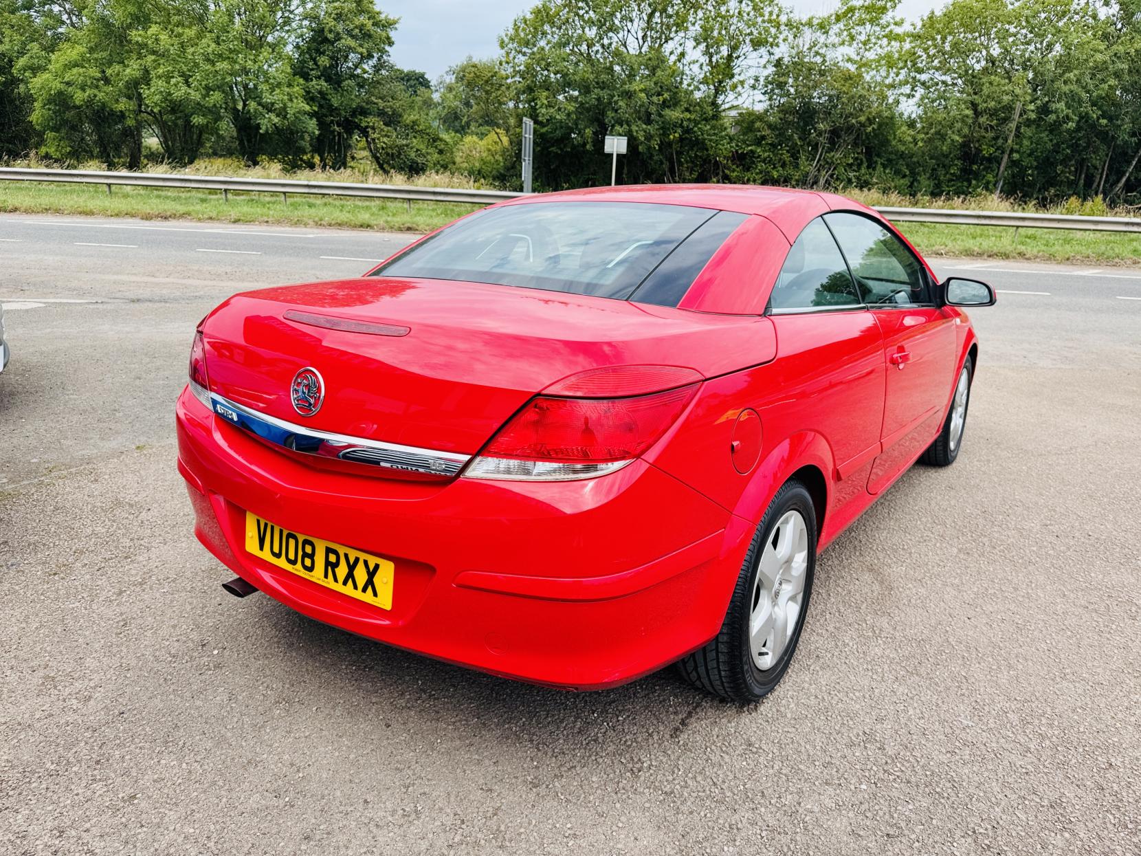 Vauxhall Astra 1.6i TwinAir Air Twin Top 2dr Petrol Manual (163 g/km, 113 bhp)