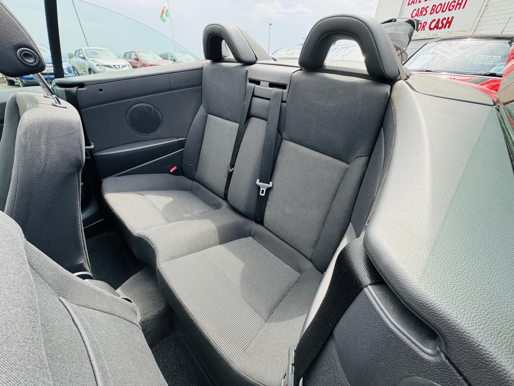 Vauxhall Astra 1.6i TwinAir Air Twin Top 2dr Petrol Manual (163 g/km, 113 bhp)