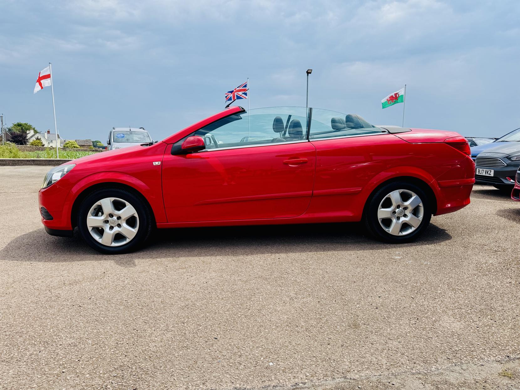 Vauxhall Astra 1.6i TwinAir Air Twin Top 2dr Petrol Manual (163 g/km, 113 bhp)