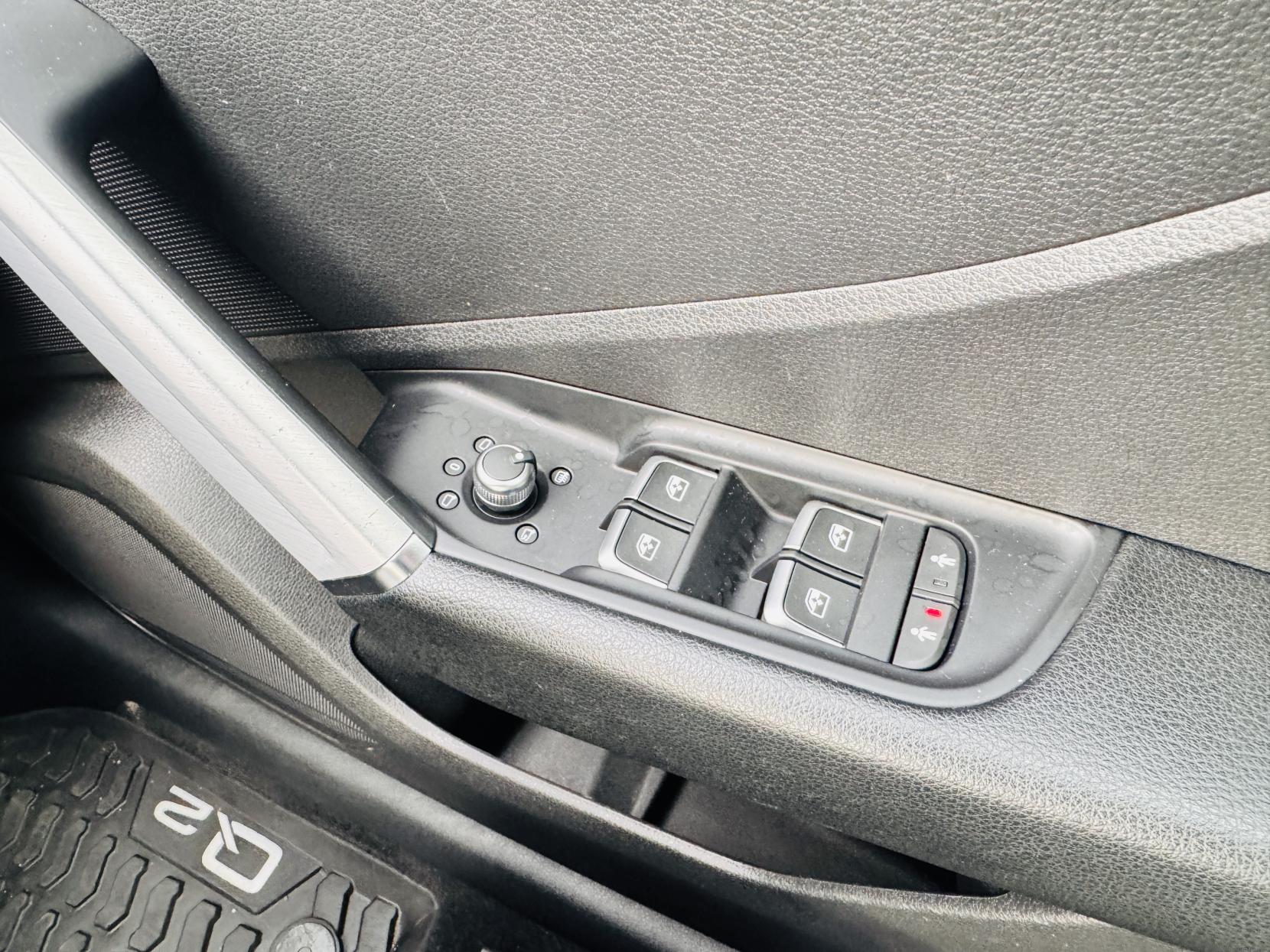 Audi Q2 1.4 TFSI CoD S line SUV 5dr Petrol S Tronic Euro 6 (s/s) (150 ps)