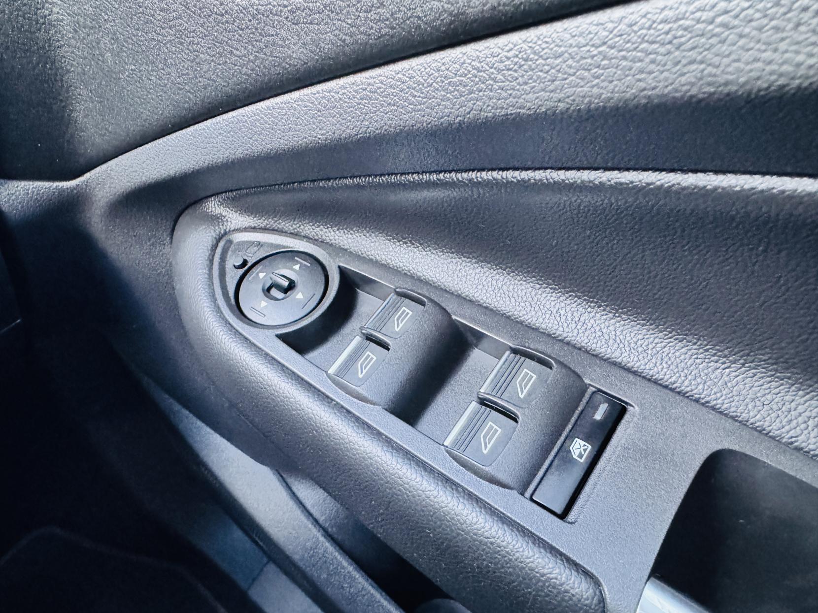 Ford Kuga 2.0 TDCi EcoBlue ST-Line Edition SUV 5dr Diesel Powershift AWD Euro 6 (s/s) (180 ps)