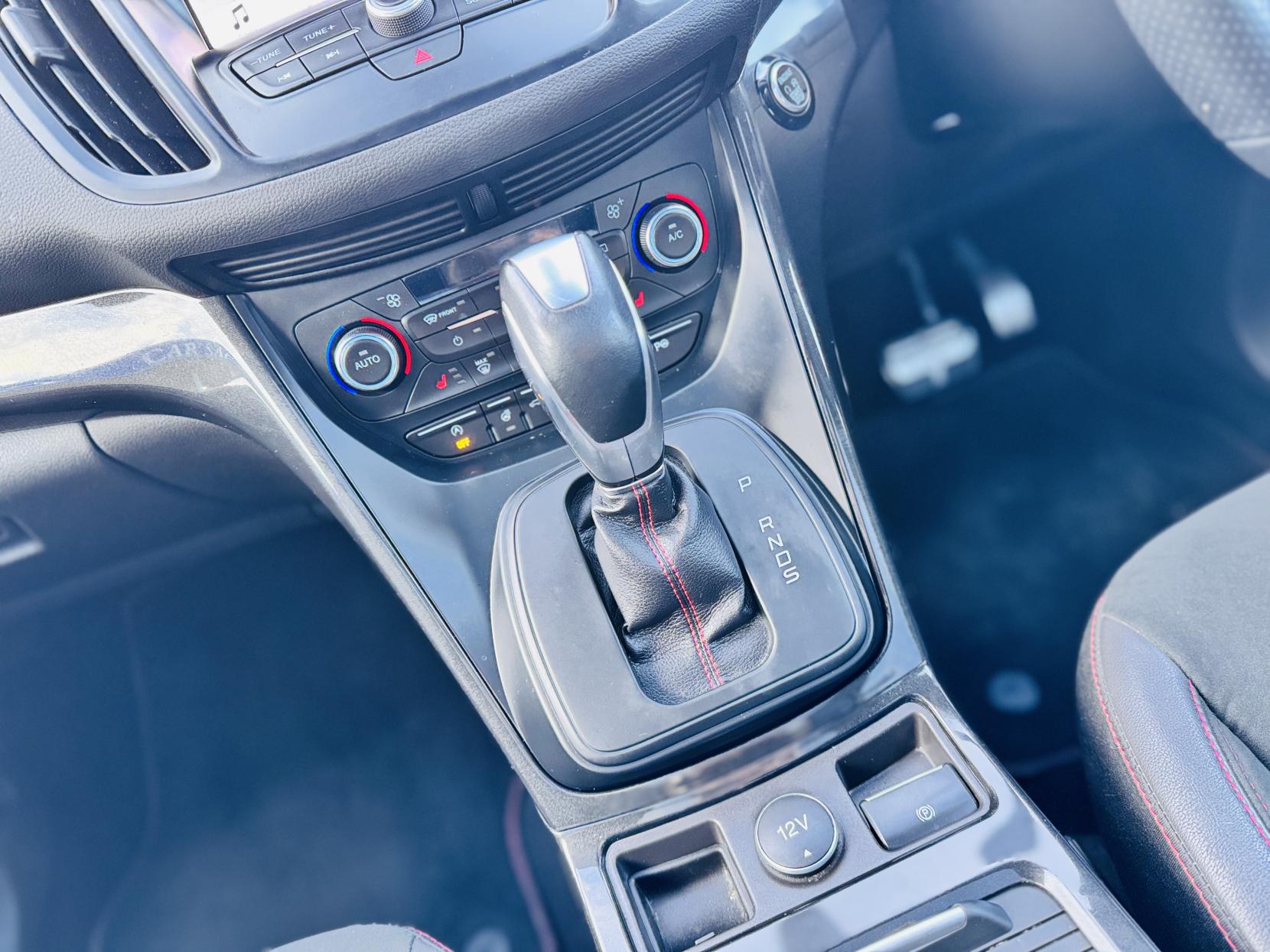 Ford Kuga 2.0 TDCi EcoBlue ST-Line Edition SUV 5dr Diesel Powershift AWD Euro 6 (s/s) (180 ps)