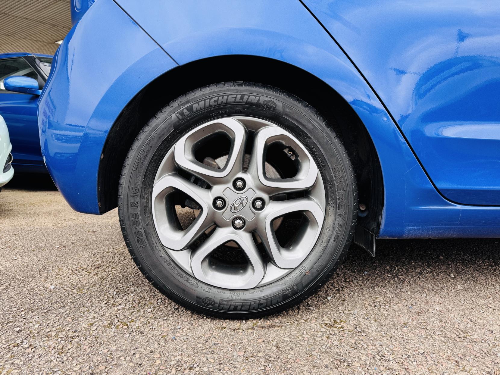 Hyundai i20 1.2 Play Hatchback 5dr Petrol Manual Euro 6 (s/s) (84 ps)