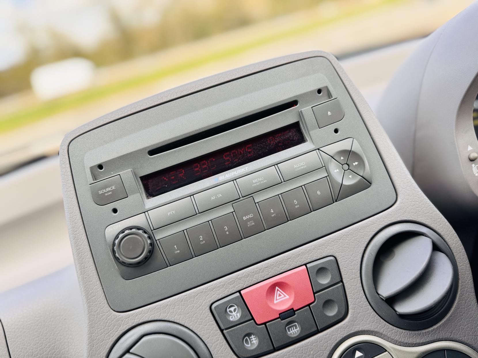 Fiat Panda 1.2 Eleganza Hatchback 5dr Petrol Manual (133 g/km, 60 bhp)