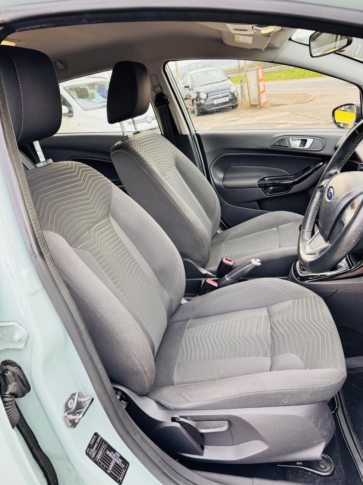 Ford Fiesta 1.0T EcoBoost Zetec Hatchback 5dr Petrol Manual Euro 6 (s/s) (100 ps)