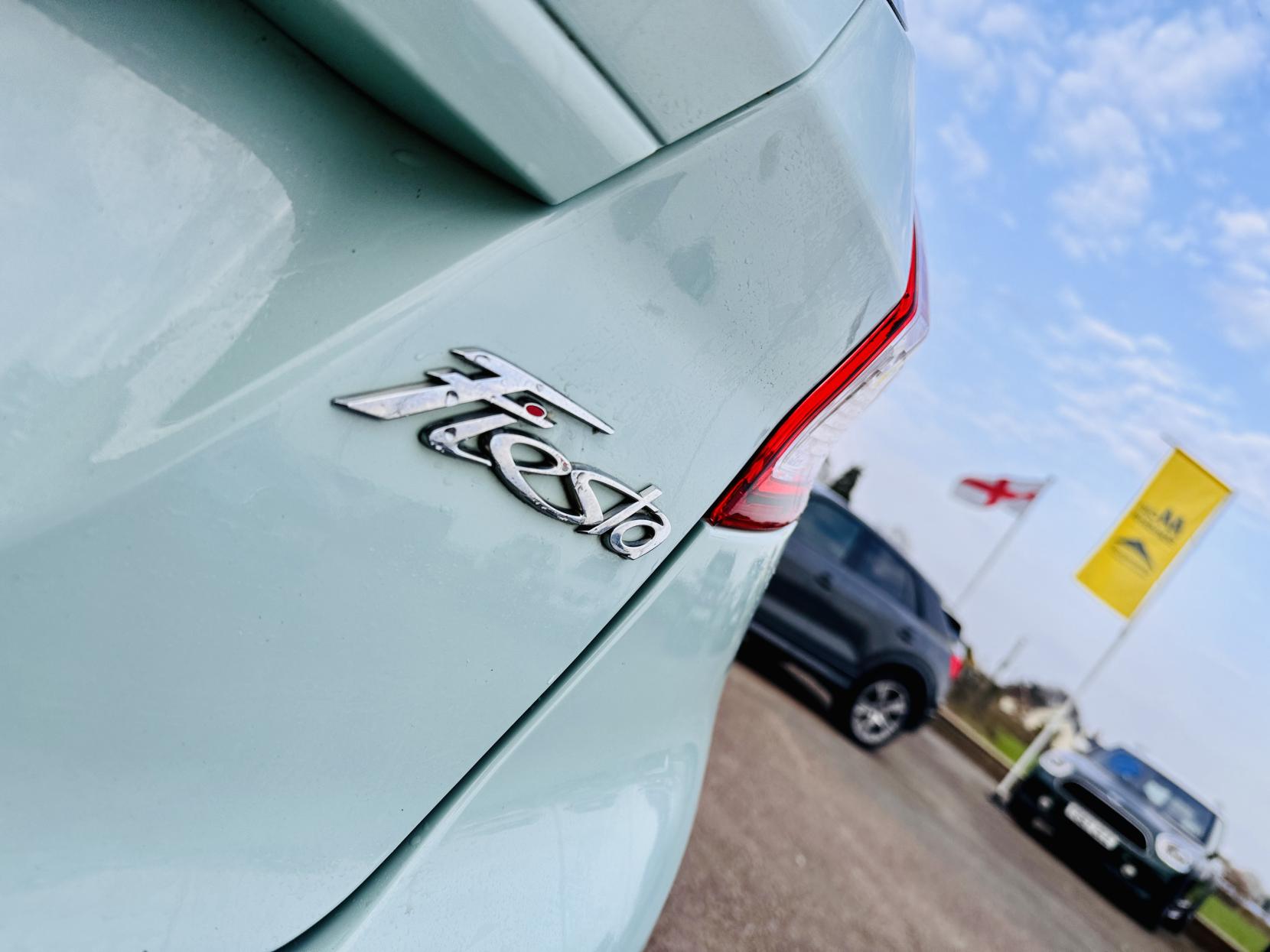 Ford Fiesta 1.0T EcoBoost Zetec Hatchback 5dr Petrol Manual Euro 6 (s/s) (100 ps)