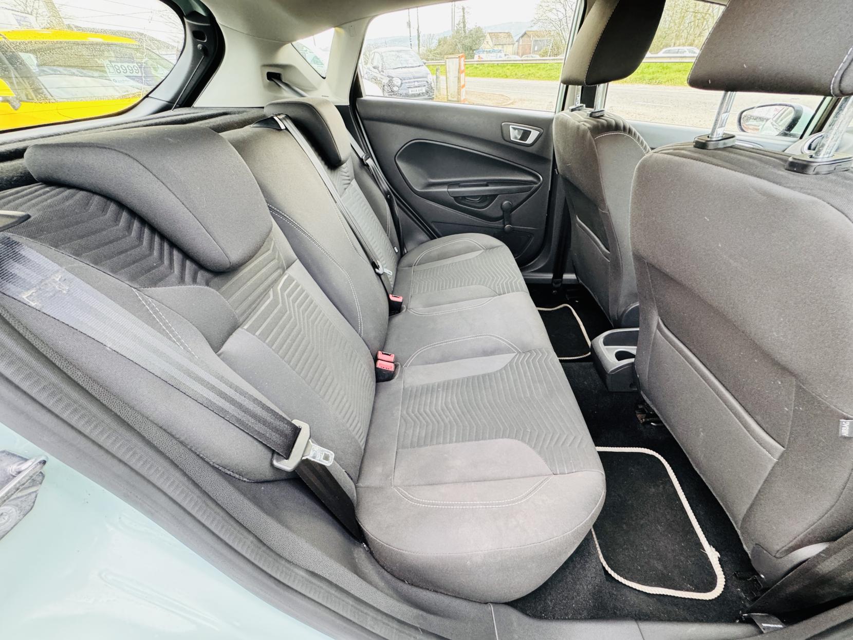 Ford Fiesta 1.0T EcoBoost Zetec Hatchback 5dr Petrol Manual Euro 6 (s/s) (100 ps)