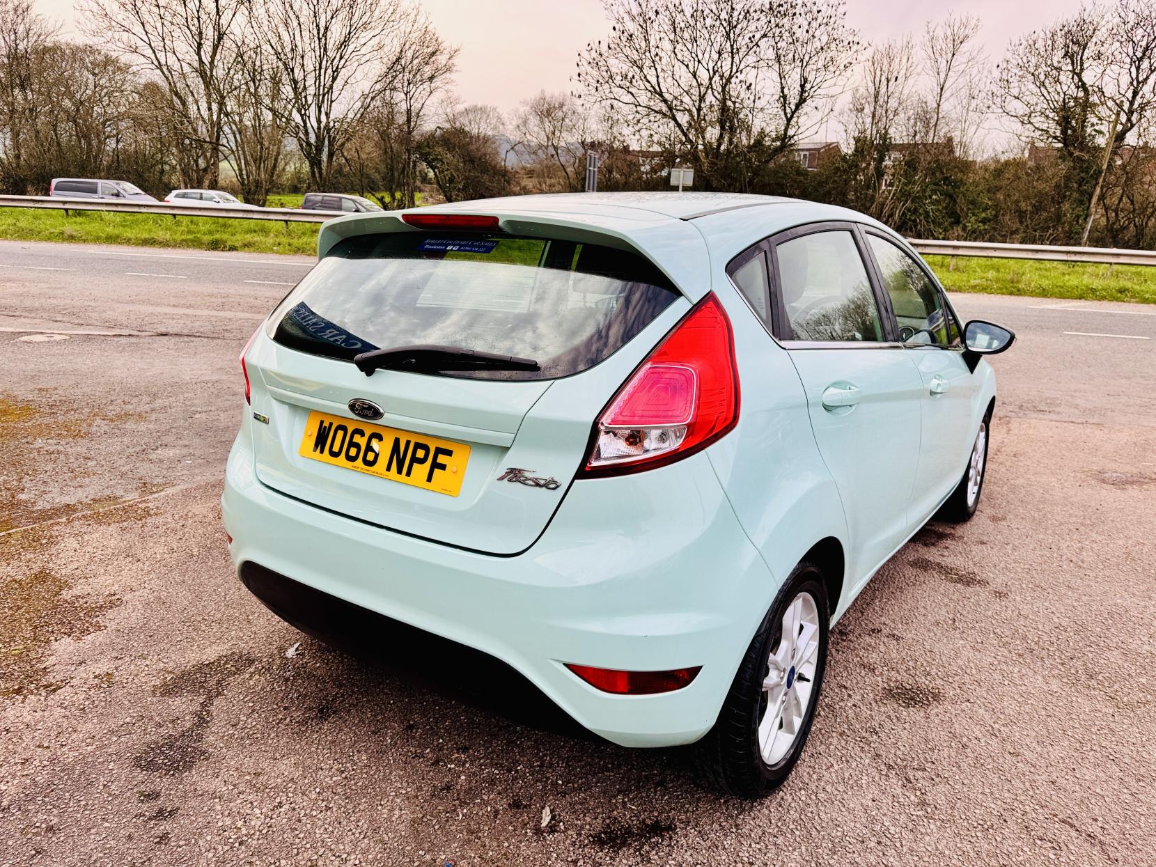 Ford Fiesta 1.0T EcoBoost Zetec Hatchback 5dr Petrol Manual Euro 6 (s/s) (100 ps)