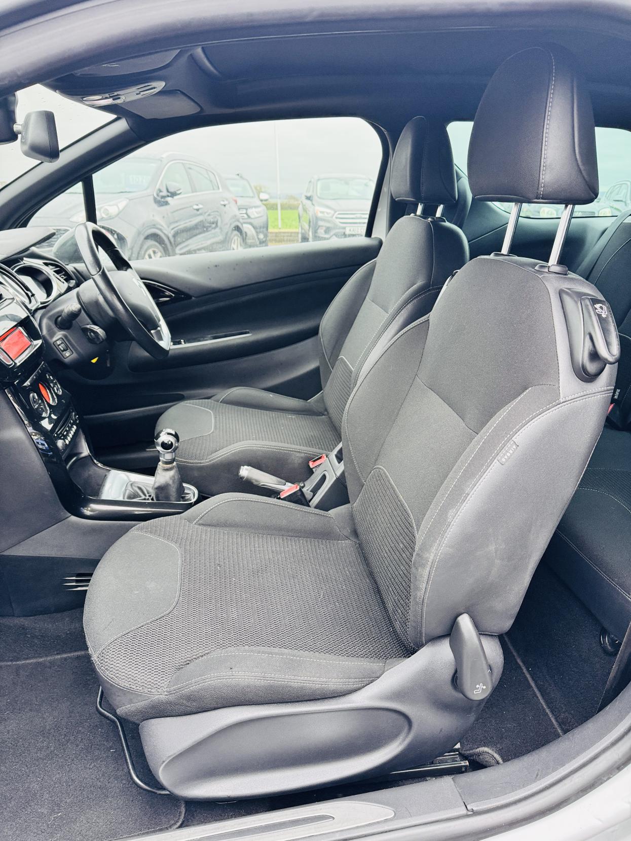 Citroen DS3 Cabrio 1.6 VTi DStyle Plus Convertible 2dr Petrol Manual Euro 5 (120 ps)