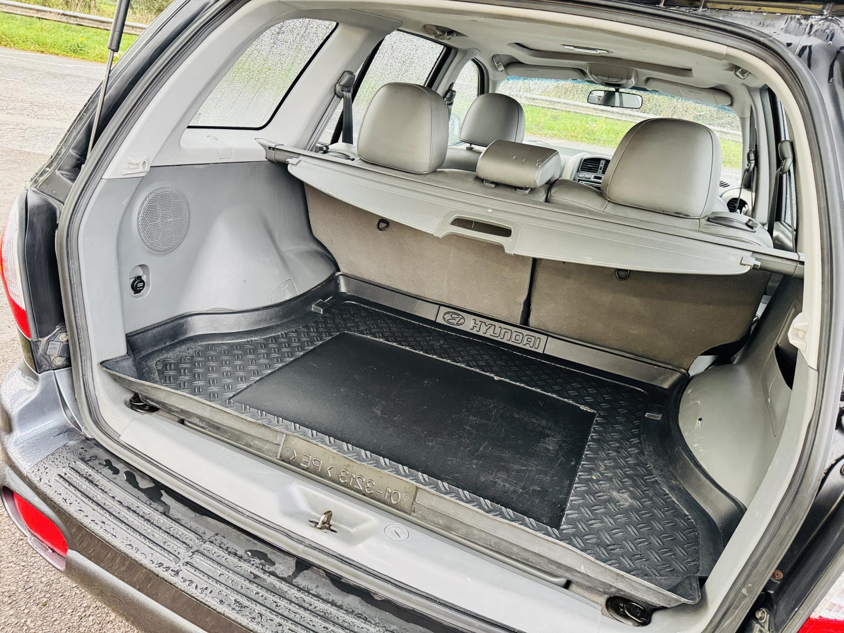 Hyundai Santa Fe 2.7 V6 CDX SUV 5dr Petrol Automatic (274 g/km, 168 bhp)