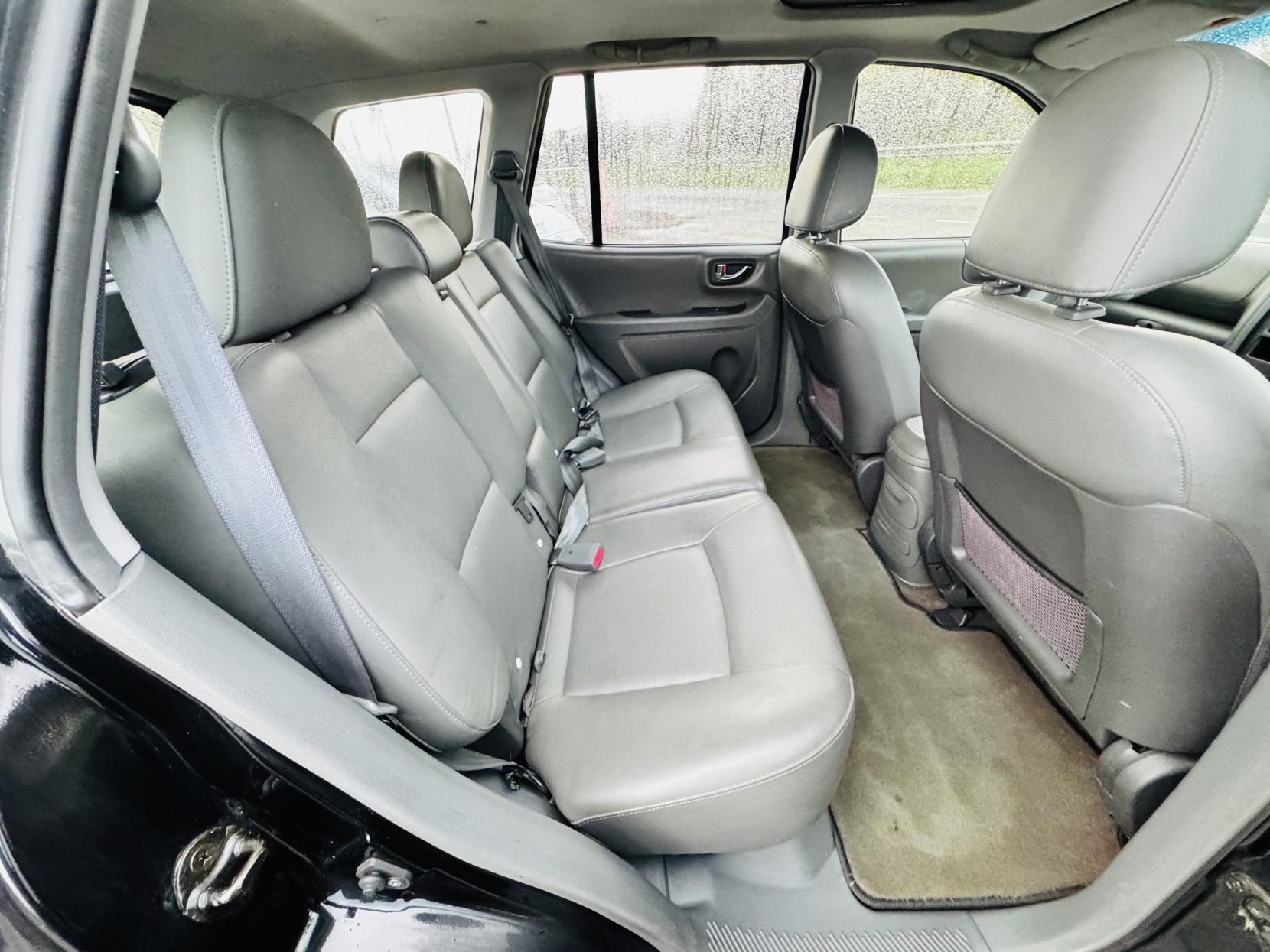 Hyundai Santa Fe 2.7 V6 CDX SUV 5dr Petrol Automatic (274 g/km, 168 bhp)