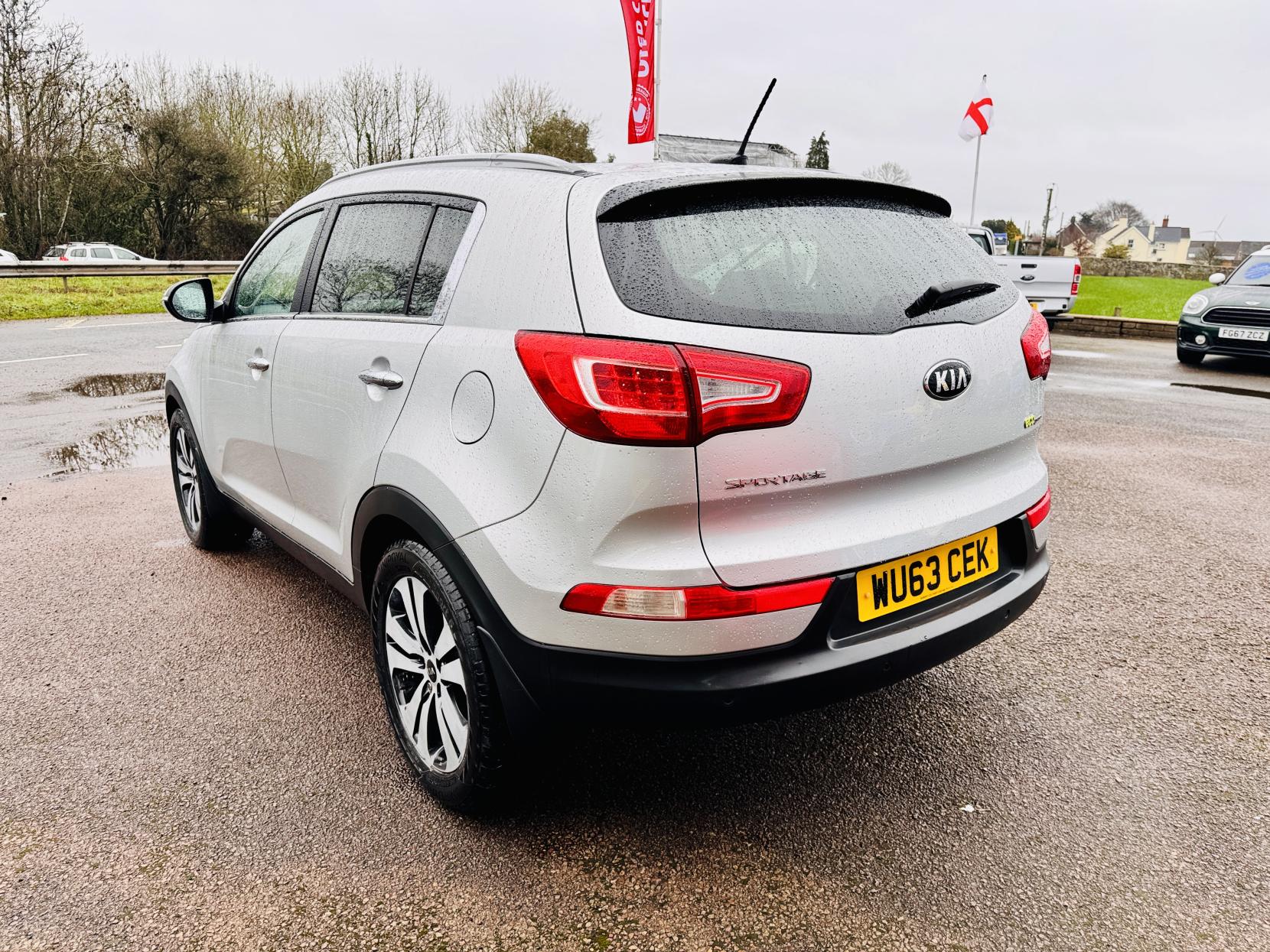 Kia Sportage 1.7 CRDi EcoDynamics 3 SUV 5dr Diesel Manual 2WD Euro 5 (s/s) (114 bhp)