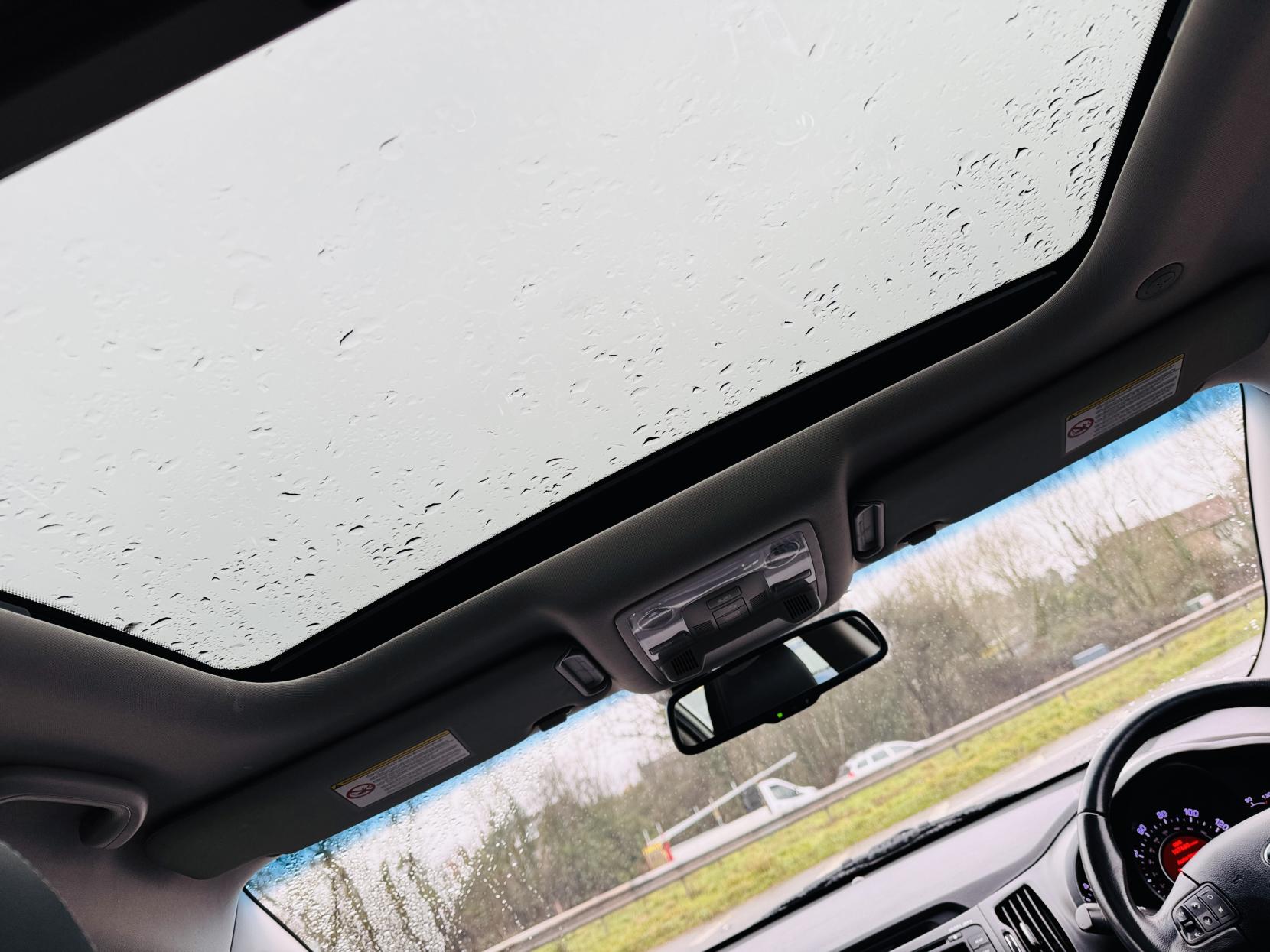 Kia Sportage 1.7 CRDi EcoDynamics 3 SUV 5dr Diesel Manual 2WD Euro 5 (s/s) (114 bhp)