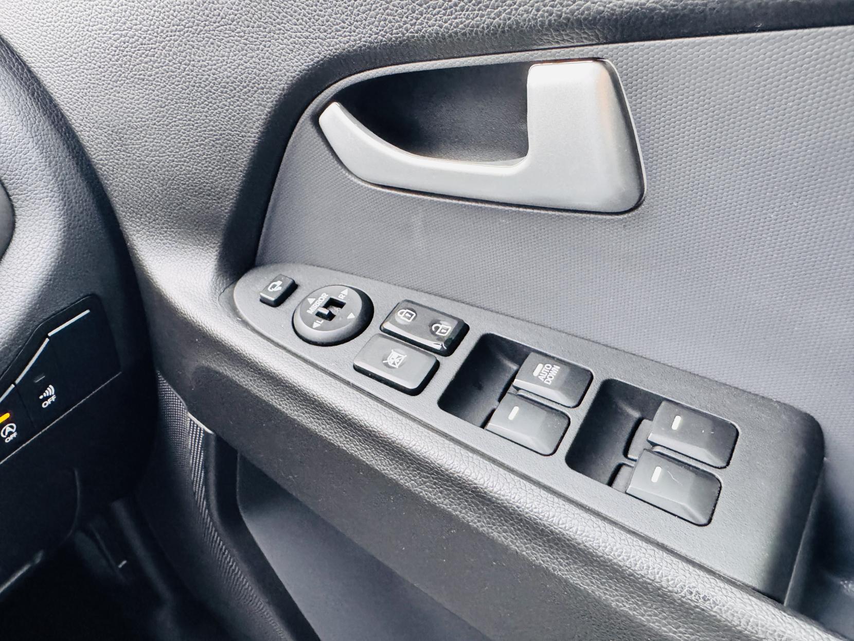 Kia Sportage 1.7 CRDi EcoDynamics 3 SUV 5dr Diesel Manual 2WD Euro 5 (s/s) (114 bhp)