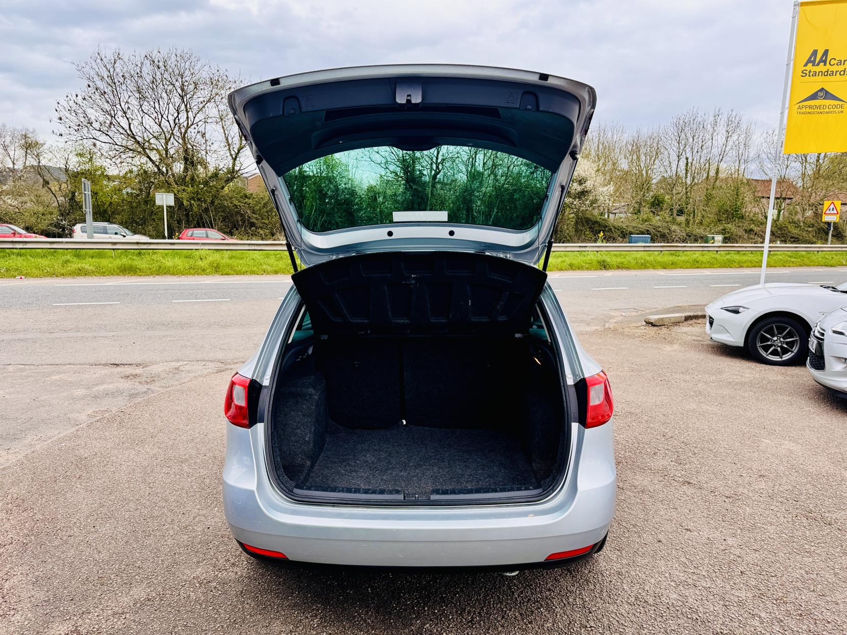 SEAT Ibiza 1.6 TDI CR Sport ST 5dr Diesel Manual Euro 5 (105 ps)