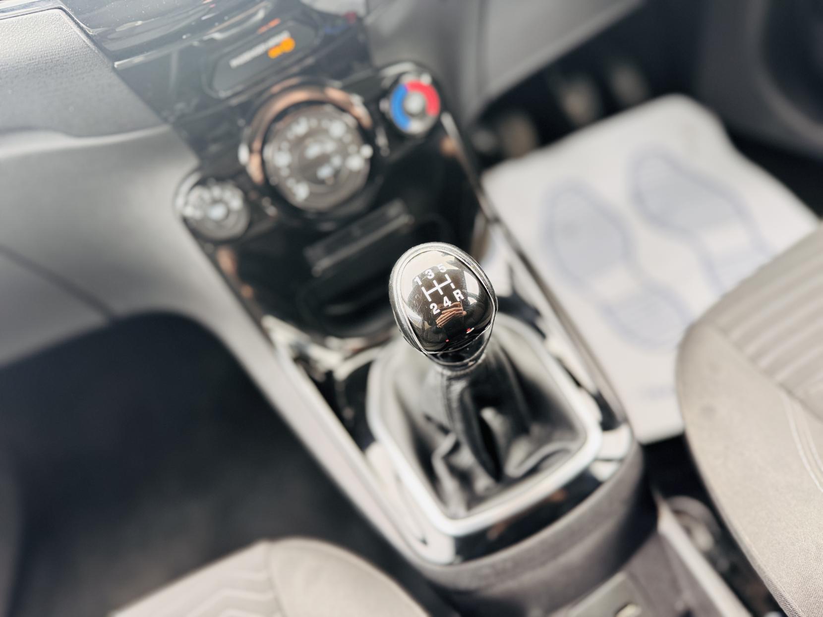 Ford Fiesta 1.25 Zetec Hatchback 5dr Petrol Manual Euro 5 (82 ps)